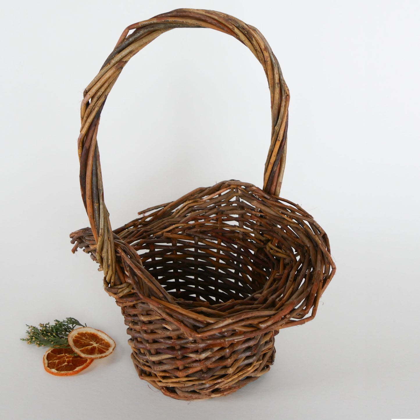 Vintage Hat Shaped Twig Basket, Vintage Hat Shaped Basket, Vintage Twig Basket, Vintage Cottage Basket Decor, Vintage home Decor