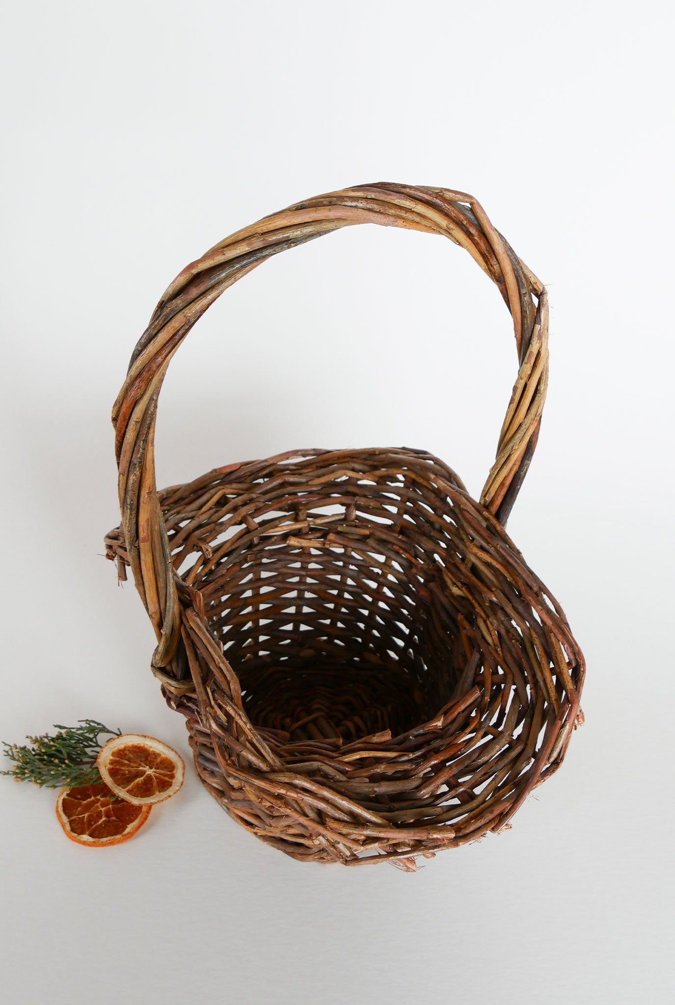 Vintage Hat Shaped Twig Basket, Vintage Hat Shaped Basket, Vintage Twig Basket, Vintage Cottage Basket Decor, Vintage home Decor