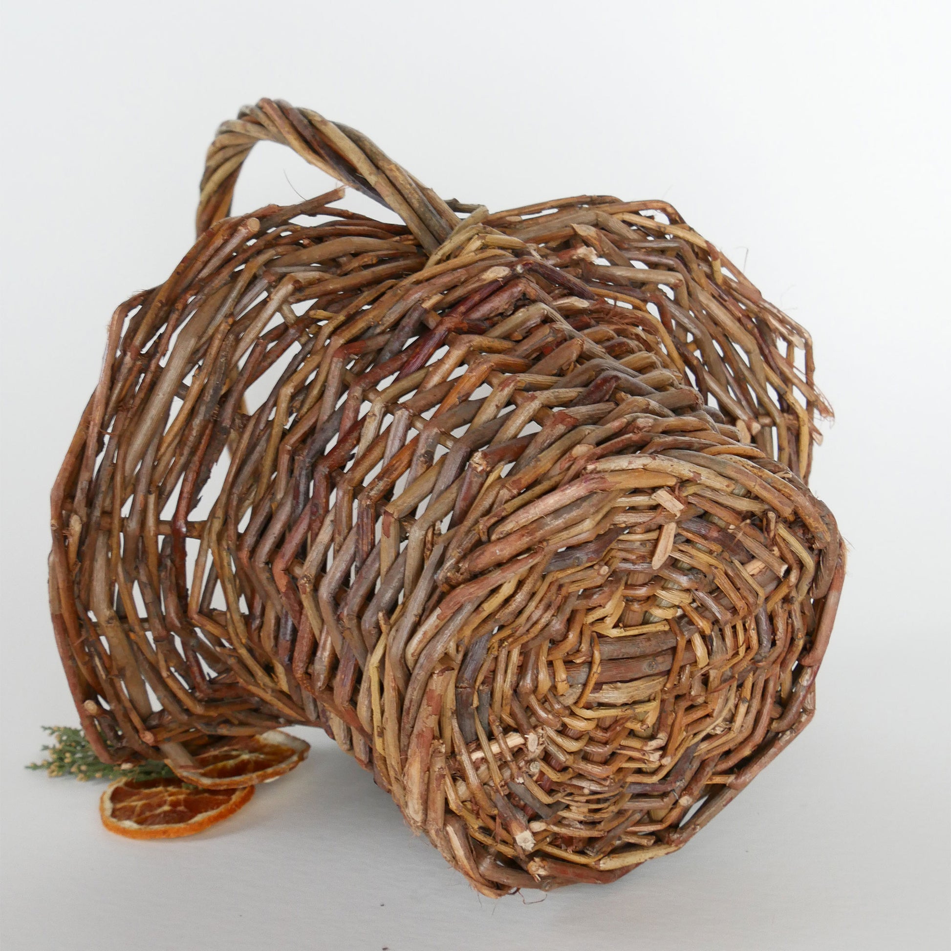 Vintage Hat Shaped Twig Basket, Vintage Hat Shaped Basket, Vintage Twig Basket, Vintage Cottage Basket Decor, Vintage home Decor