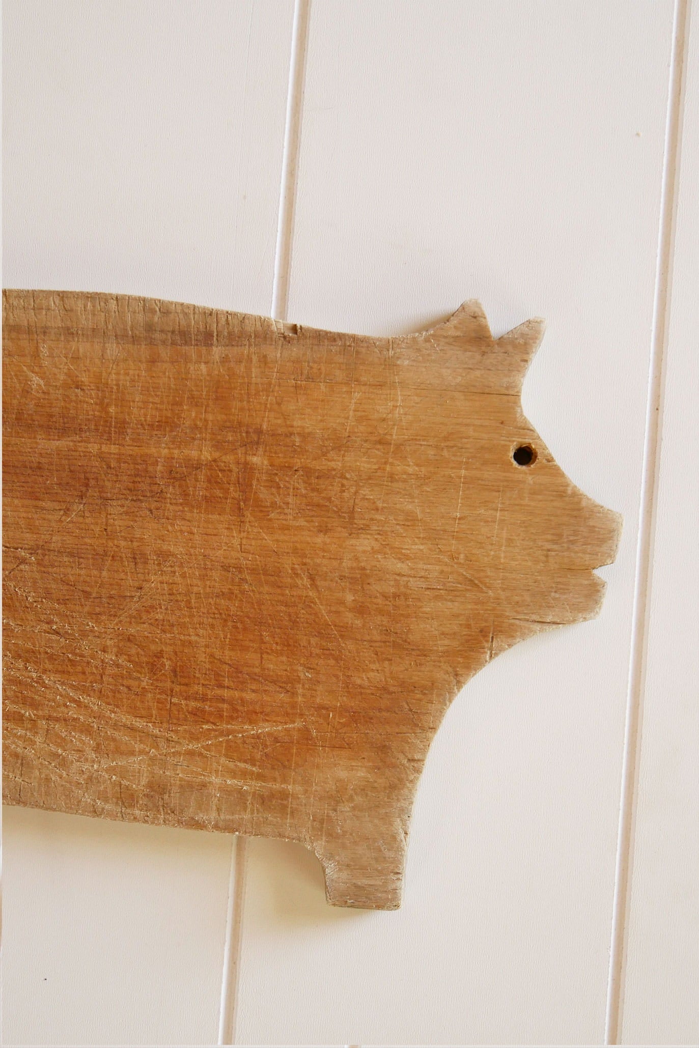 Hand Carved Pig Cutting Board, Primitive Pig Cutting Board, Pig Carved Wood Board, Vintage Pig Cutting Board, Vintage Cutting Board, Pig Shaped Cutting Board, Primitive Cutting Board, Vintage Farmhouse DEcor, Vintage Primitive Cutting Board