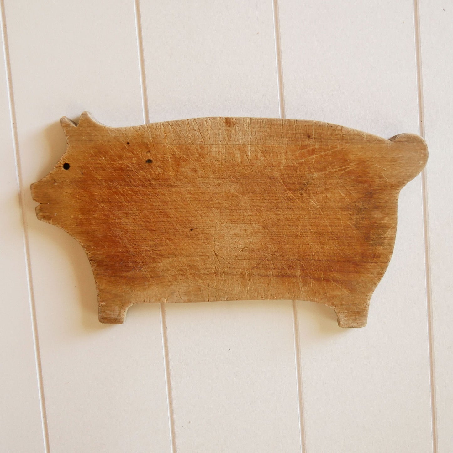 Hand Carved Pig Cutting Board, Primitive Pig Cutting Board, Pig Carved Wood Board, Vintage Pig Cutting Board, Vintage Cutting Board, Pig Shaped Cutting Board, Primitive Cutting Board, Vintage Farmhouse DEcor, Vintage Primitive Cutting Board