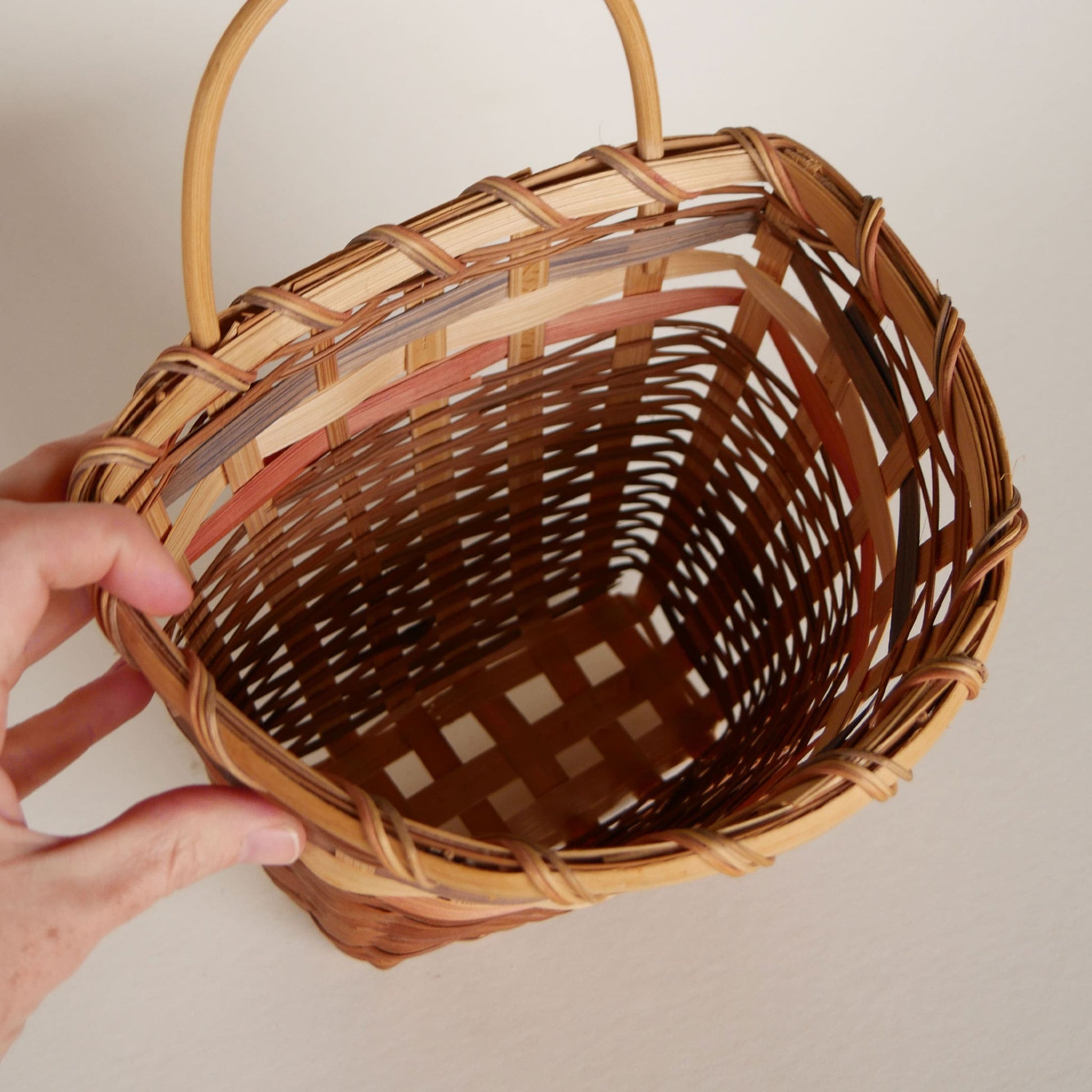 Small vintage handing basket, basket with handle, light wicker hanging basket, decorative hanging basket