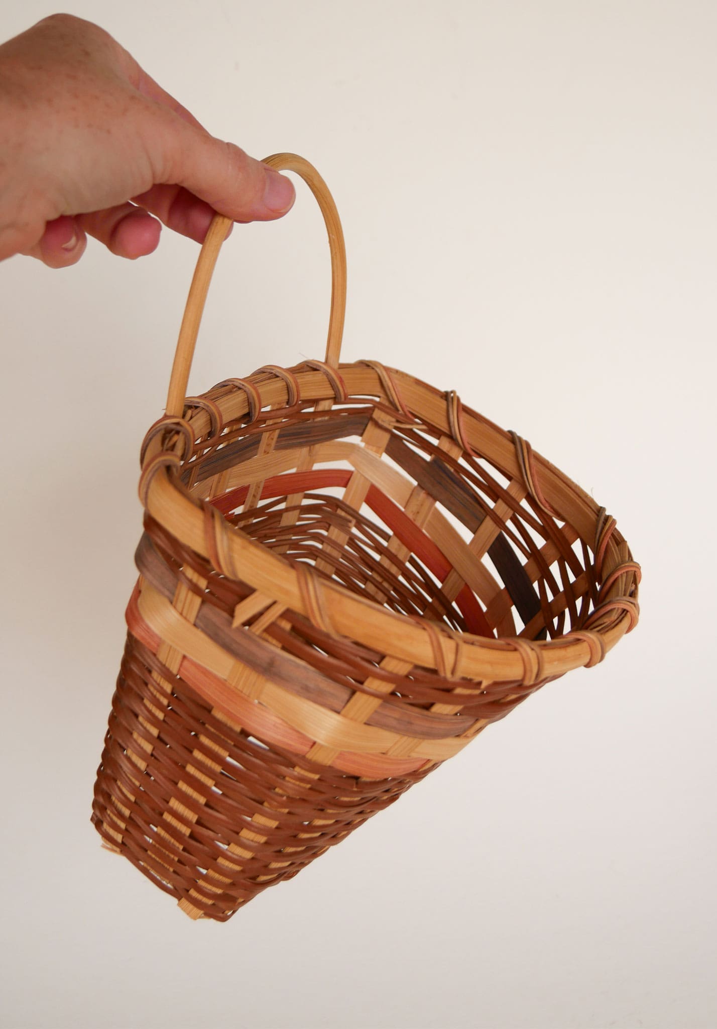 Small vintage handing basket, basket with handle, light wicker hanging basket, decorative hanging basket