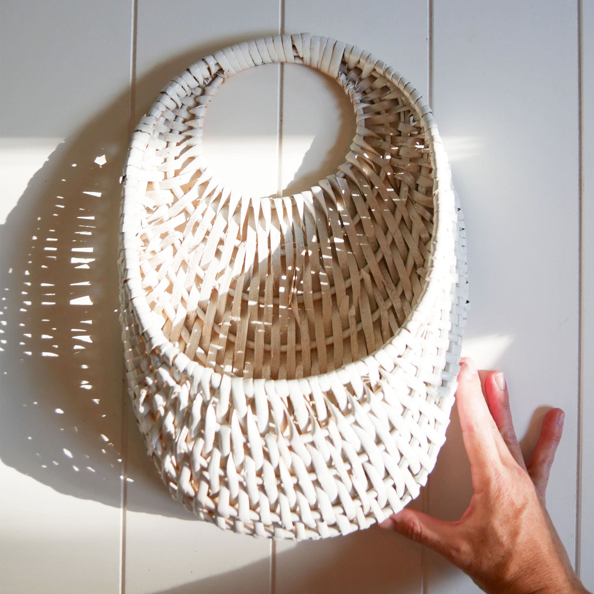 Vintage White Painted Wicker Hanging Wall Basket, Vintage White Farmhouse Basket, Wall Basket, Wall Pocket Basket