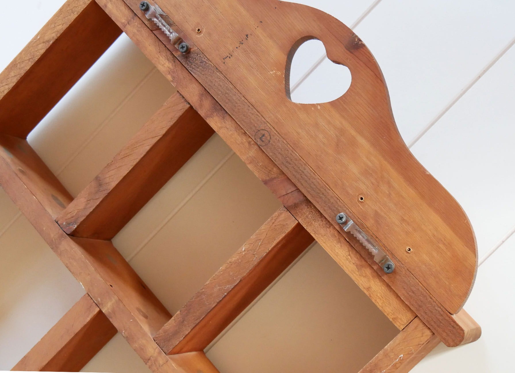 Vintage Wood Heart CUt Out Shelf, Vintage Wood Compartment Shelf, Vintage Heart Shaped Wood Wall Shelf, Vintage COttagecore Wall Shelf, Vintage Nursery Wall Decor, Vintage Girls Nursery Wall Decor, Vintage Home Decor