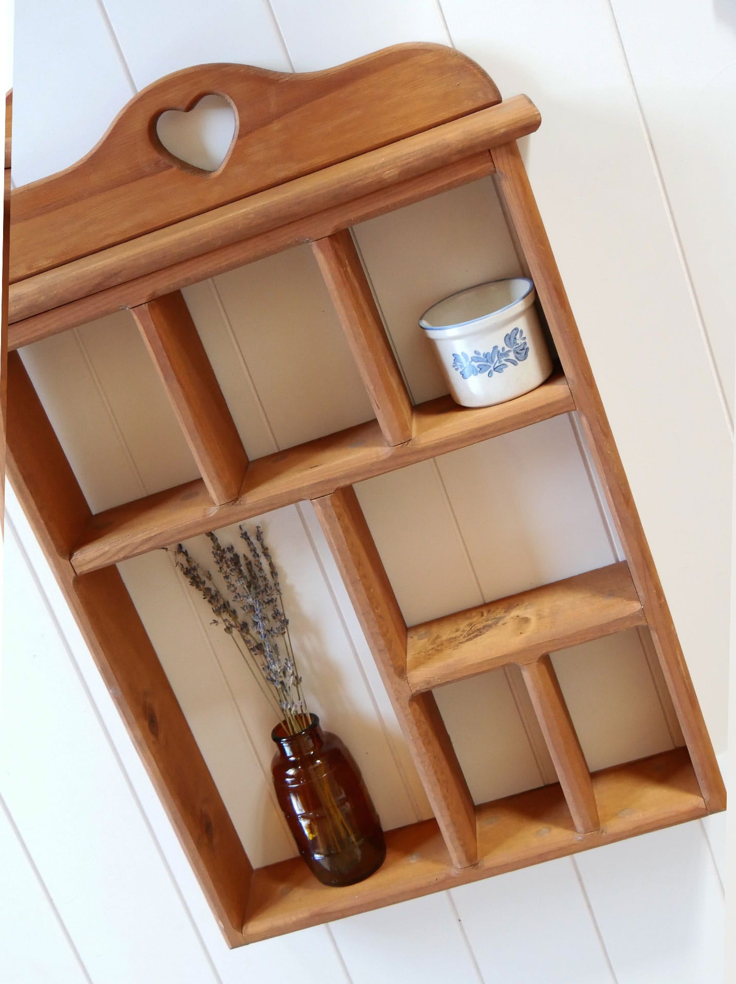 Vintage Wood Heart CUt Out Shelf, Vintage Wood Compartment Shelf, Vintage Heart Shaped Wood Wall Shelf, Vintage COttagecore Wall Shelf, Vintage Nursery Wall Decor, Vintage Girls Nursery Wall Decor, Vintage Home Decor