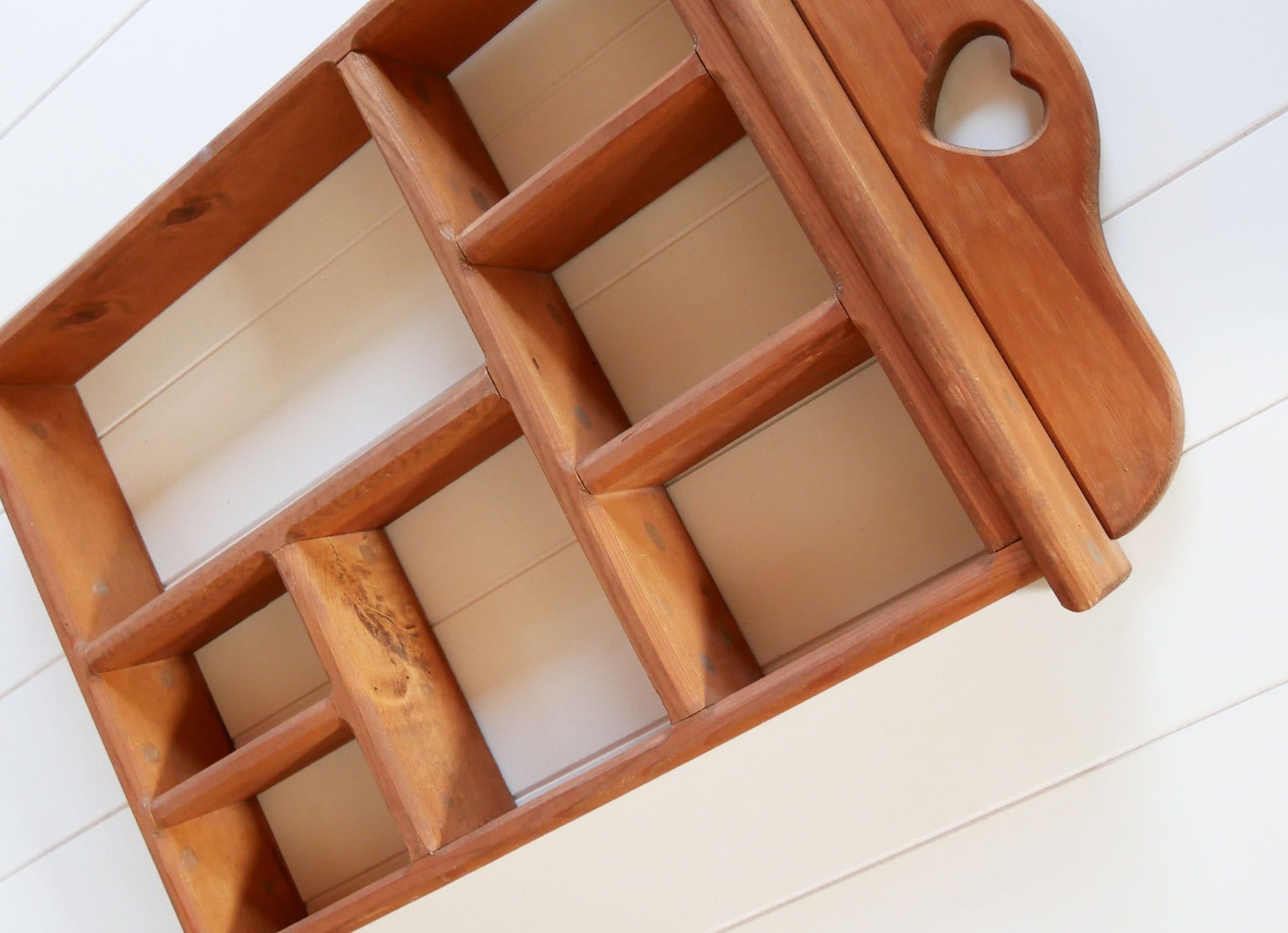 Vintage Wood Heart CUt Out Shelf, Vintage Wood Compartment Shelf, Vintage Heart Shaped Wood Wall Shelf, Vintage COttagecore Wall Shelf, Vintage Nursery Wall Decor, Vintage Girls Nursery Wall Decor, Vintage Home Decor