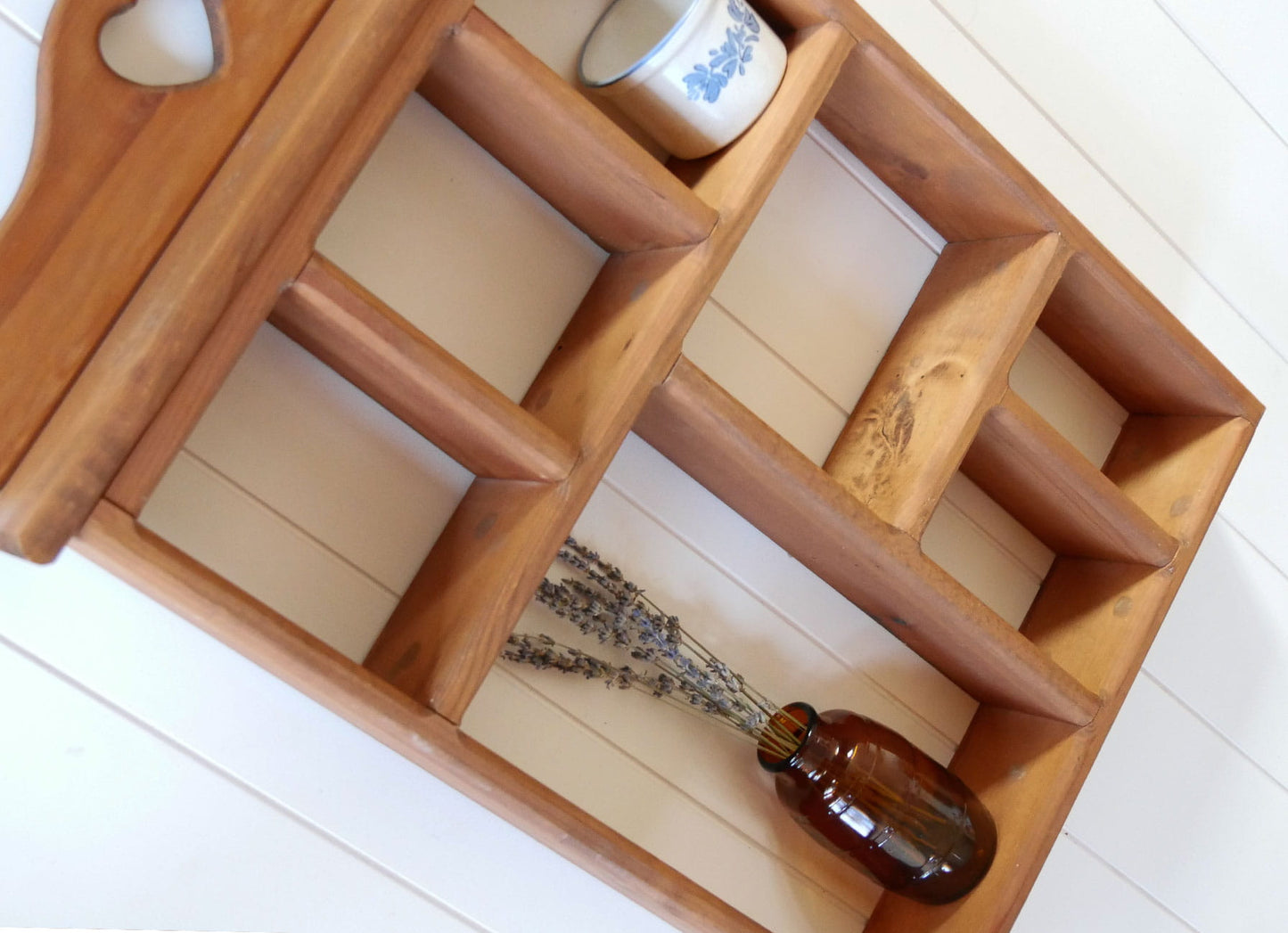 Vintage Wood Heart CUt Out Shelf, Vintage Wood Compartment Shelf, Vintage Heart Shaped Wood Wall Shelf, Vintage COttagecore Wall Shelf, Vintage Nursery Wall Decor, Vintage Girls Nursery Wall Decor, Vintage Home Decor