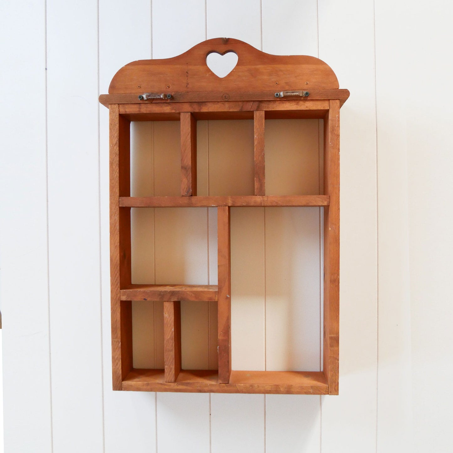 Vintage Wood Heart CUt Out Shelf, Vintage Wood Compartment Shelf, Vintage Heart Shaped Wood Wall Shelf, Vintage COttagecore Wall Shelf, Vintage Nursery Wall Decor, Vintage Girls Nursery Wall Decor, Vintage Home Decor