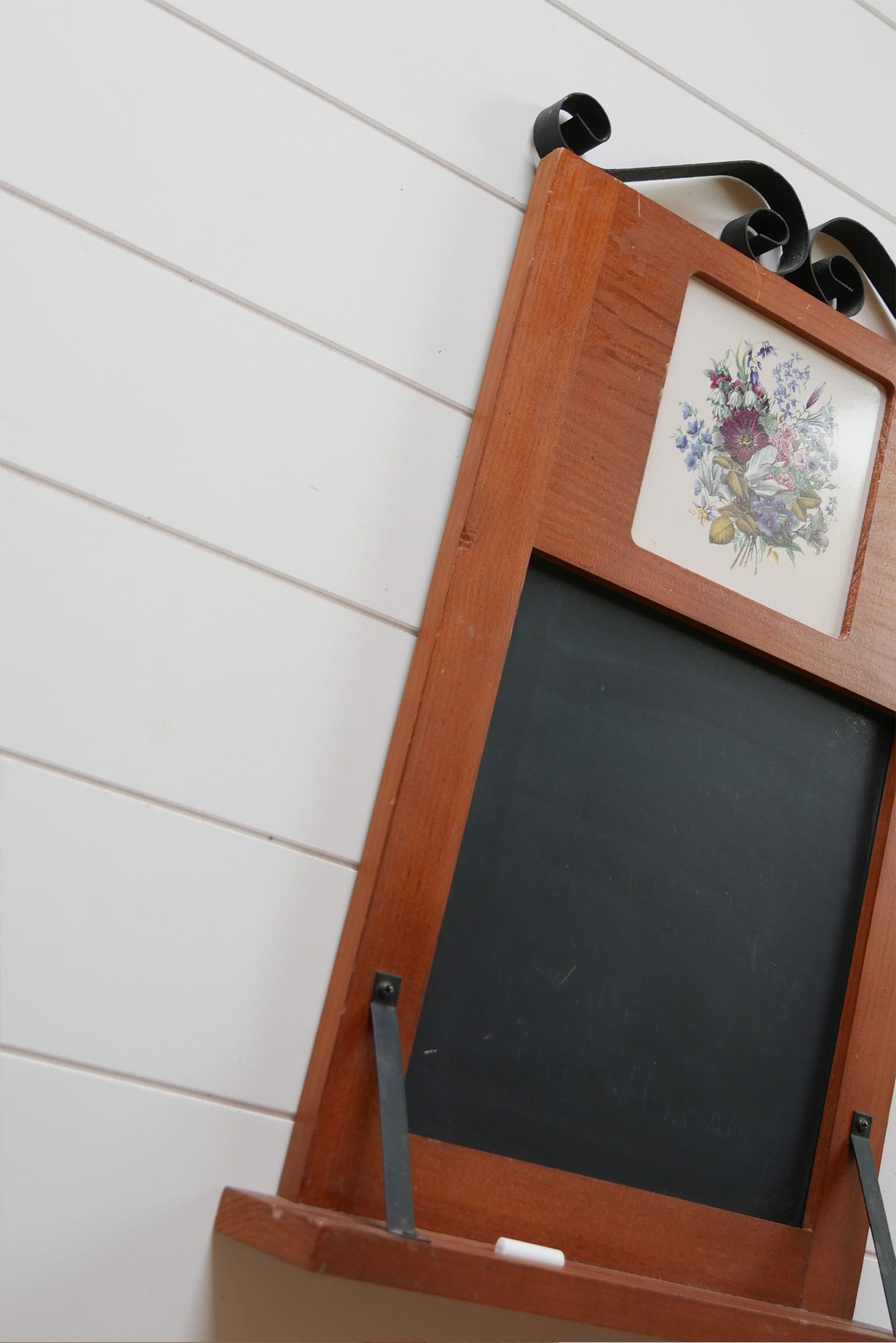 Vintage Wood Chalk Board with Home and Garden Floral Design Tile Feature, Vintage Chalkboard Sign, Vintage Floral Wood Chalkboard Sign