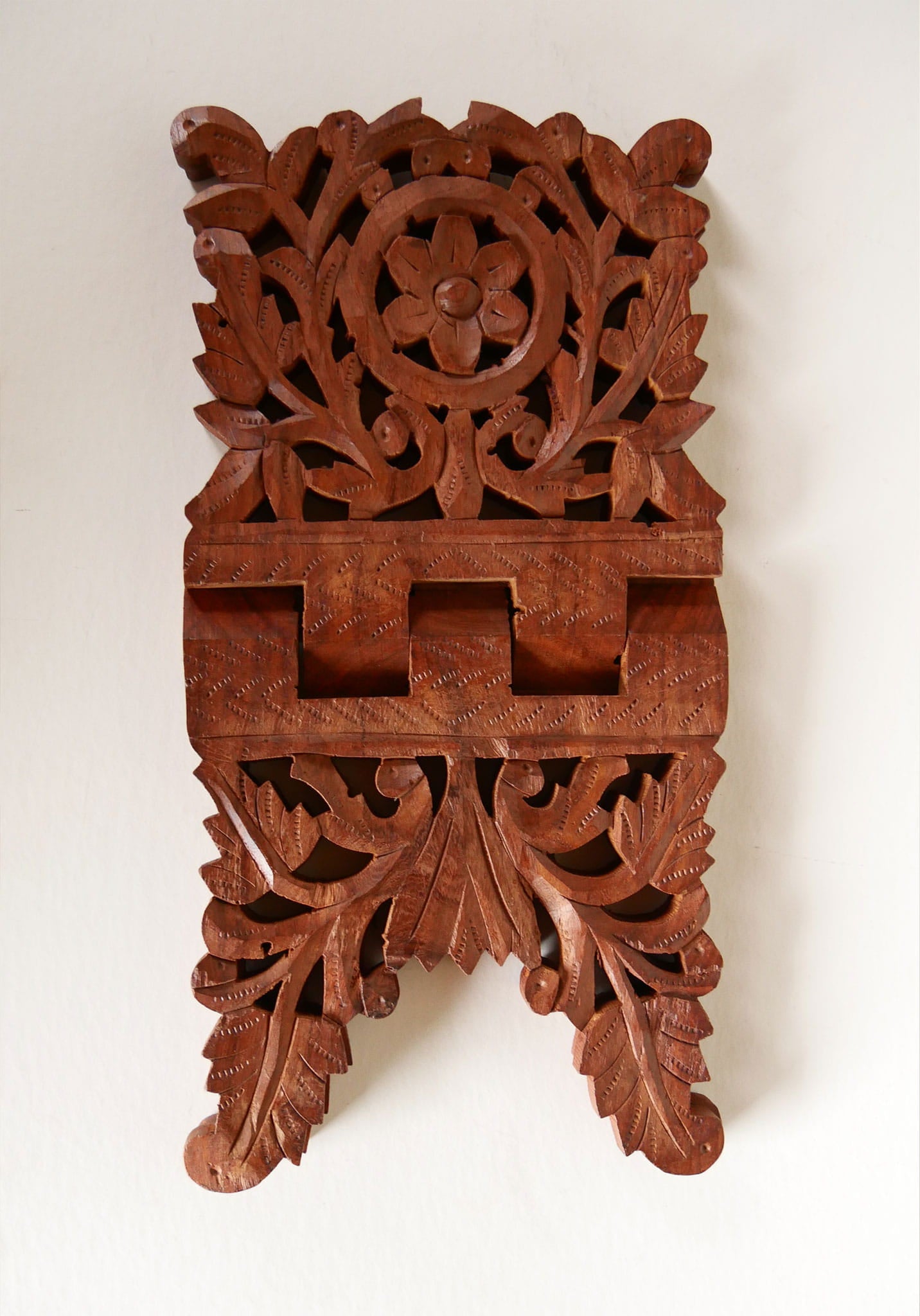 Vintage Carved Wood Folding Book Stand, Vintage Wood Book Stand, Vintage Kitchen Decor, Cottage Kitchen Decor, Vintage Cottage Kitchen Decor, Vintage Cottagecore Kitchen Decor, Vintage Recipe Book Holder
