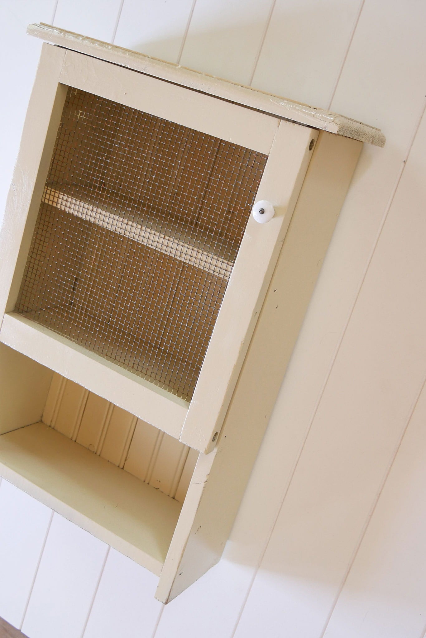 Vintage Ivory Wall Mounted Spice Cabinet, Vintage Wall Cabinet, Vintage White Wall Spice Rack, VIntage Wall Mounted Spice Cabinet, Vintage Farmhouse Wall Cabinet, Vintage Primitive Wall Cabinet, Primitive Spice Cabinet
