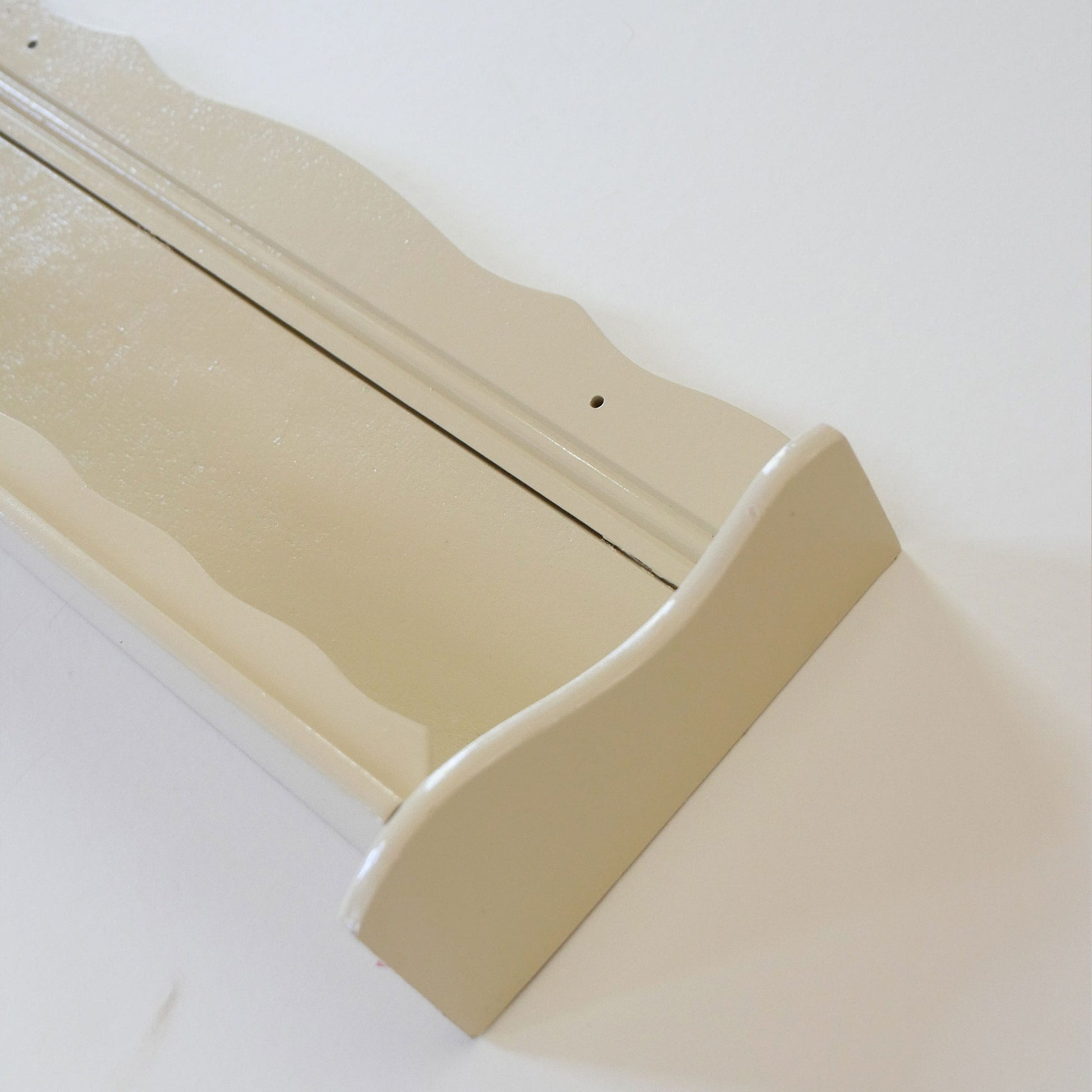 Vintage Ivory Spice Rack Wall Shelf, Cottagecore Spice Rack, Cottagecore Wall Shelf, Vintage Spice Rack, Vintage Cottagecore Decor, Vintage Cottage Decor, Cottagecore Wall Shelf