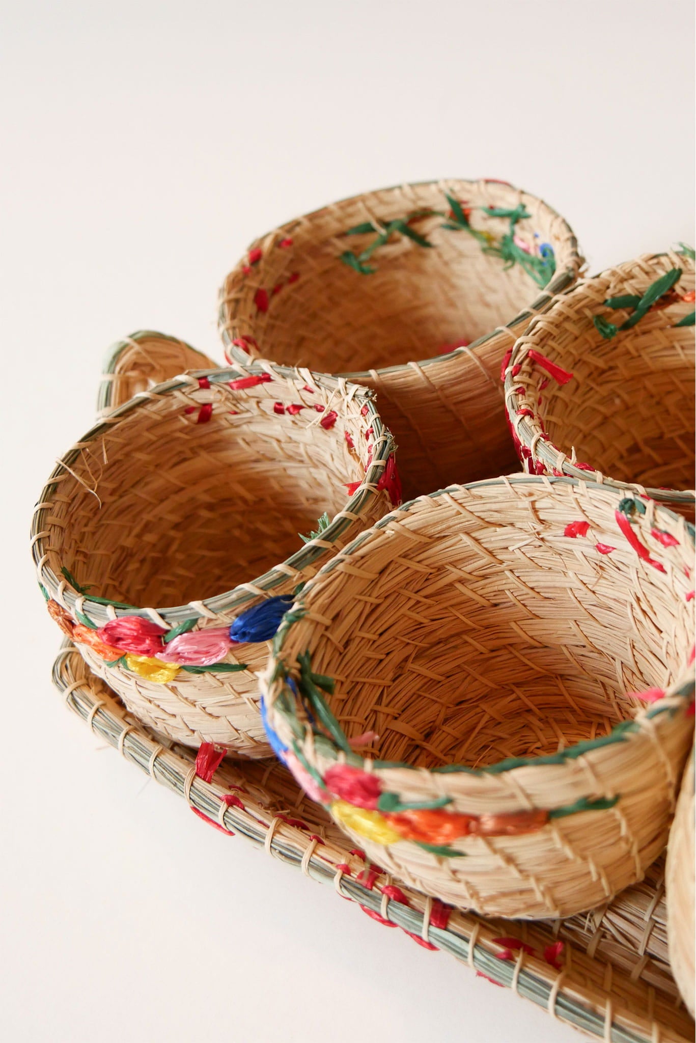 Vintage Tropical Wicker Cups & Tray, Vintage Floral Wicker Cups and tray, Vintage Wicker Cups, Vintage Tropical Decor, Vintage Tropical Serveware