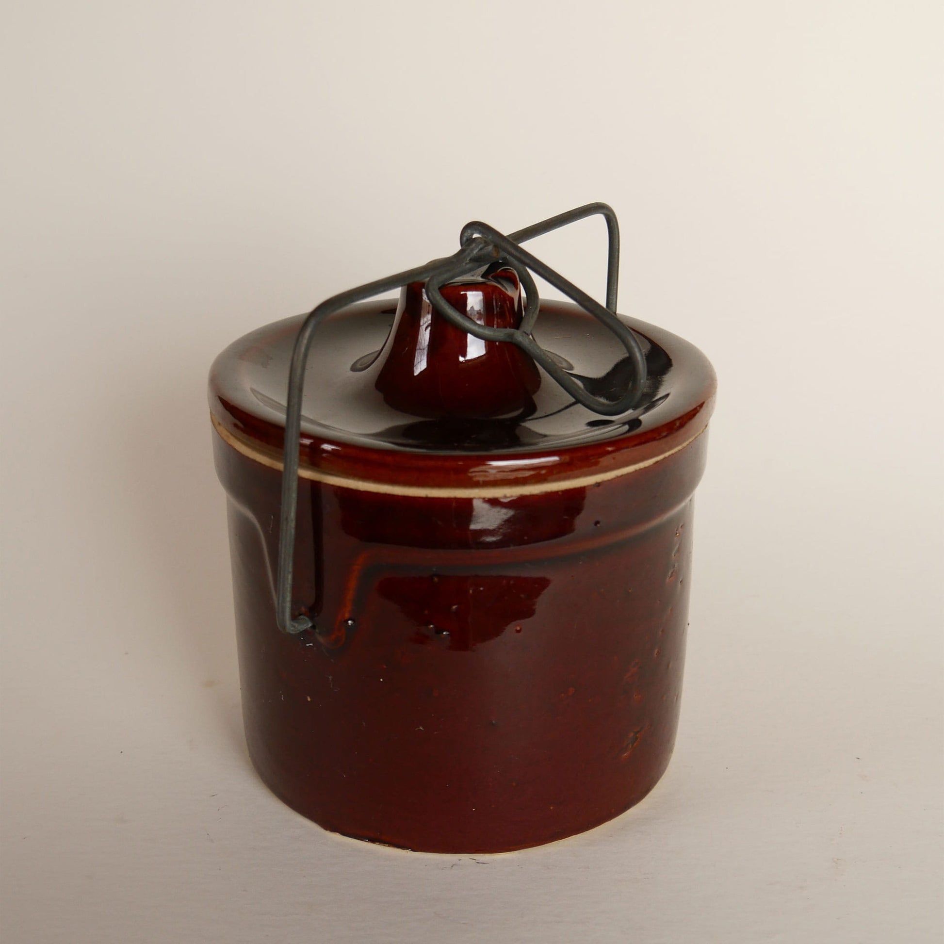 Large Vintage Light Brown Glazed Butter Crock with Metal Fastener, Vintage Farmhouse Stoneware, Vintage Brown Salt Glaze Crock, Vintage Stoneware Crock, Primitive Brown Crock, Vintage Brown Stoneware Jar and Lid, Vintage Home Decor