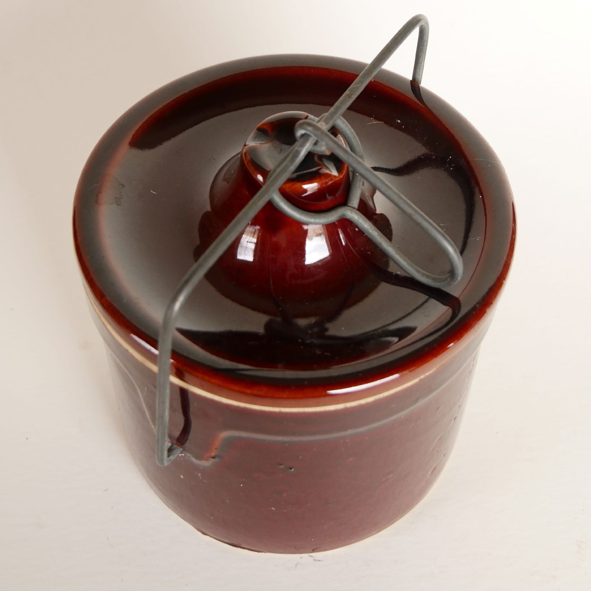 Large Vintage Light Brown Glazed Butter Crock with Metal Fastener, Vintage Farmhouse Stoneware, Vintage Brown Salt Glaze Crock, Vintage Stoneware Crock, Primitive Brown Crock, Vintage Brown Stoneware Jar and Lid, Vintage Home Decor