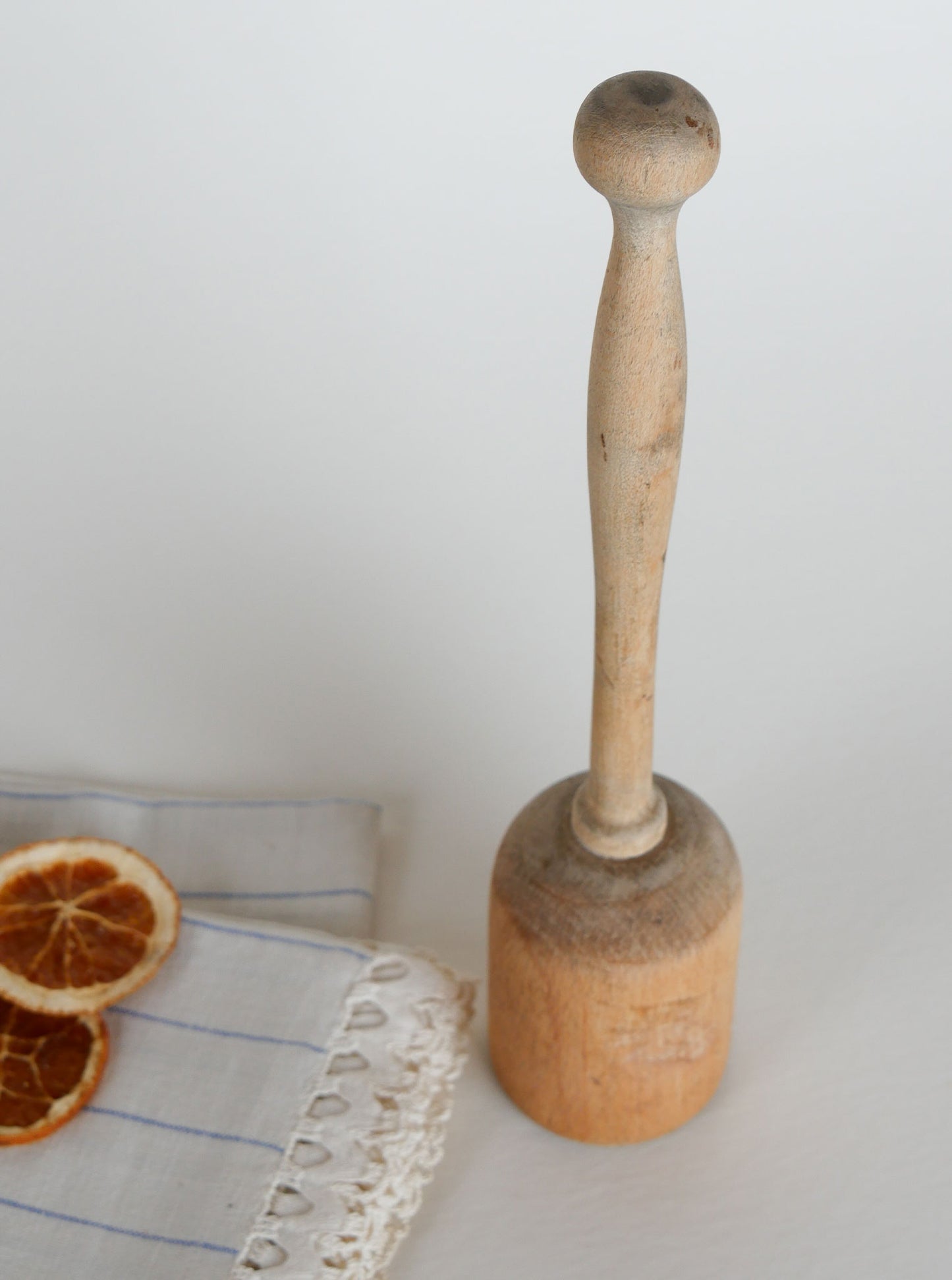 Vintage Light Wood Masher, Primitive Kitchen Decor, Vintage Wood Masher, Vintage Kitchen Decor