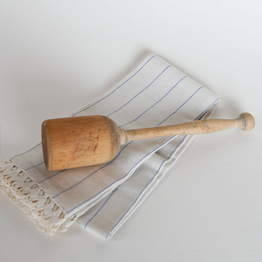 Vintage Light Wood Masher, Primitive Kitchen Decor, Vintage Wood Masher, Vintage Kitchen Decor