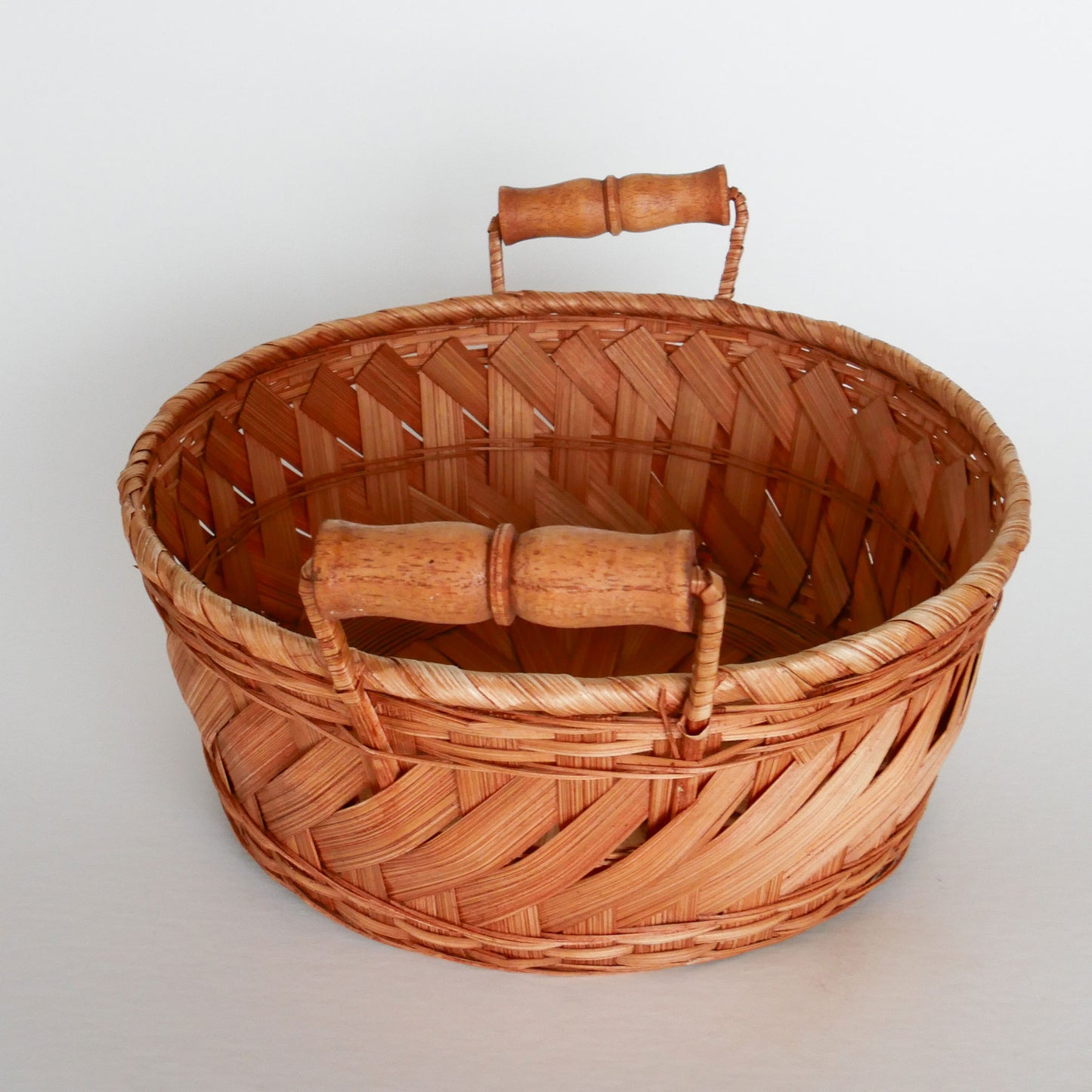 Light Weight Round Wicker Basket Wood Handles, Vintage Basket Decor, Vintage Basket Tray, Vintage Cottage Basket Decor