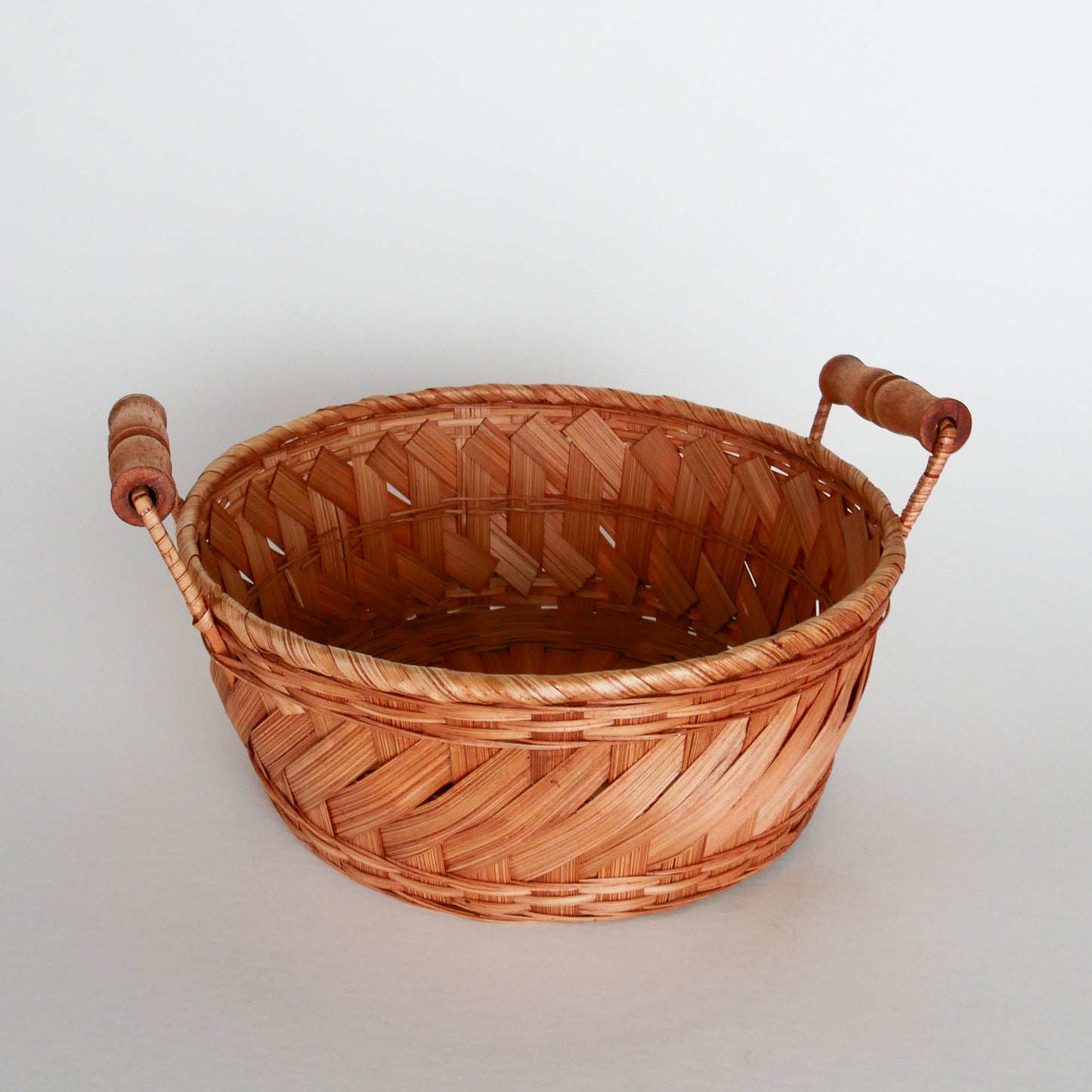 Light Weight Round Wicker Basket Wood Handles, Vintage Basket Decor, Vintage Basket Tray, Vintage Cottage Basket Decor