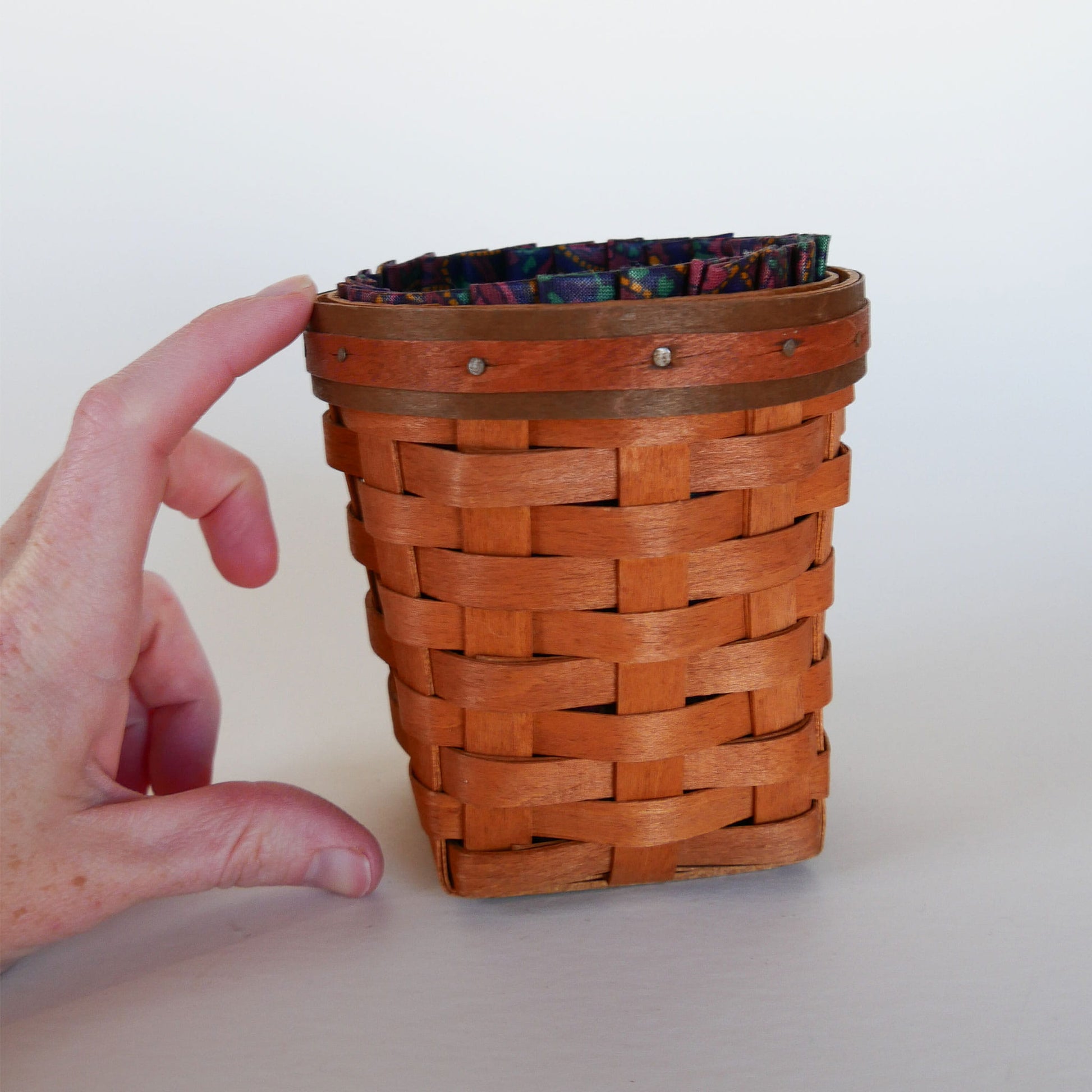 Longaberger Spoon Basket with Liner, Vintage Longaberger Spoon Basket, Vintage Longaberger Small Basket, Vintage Round Longaberger Pen Basket, Vintage Wicker Desk Basket