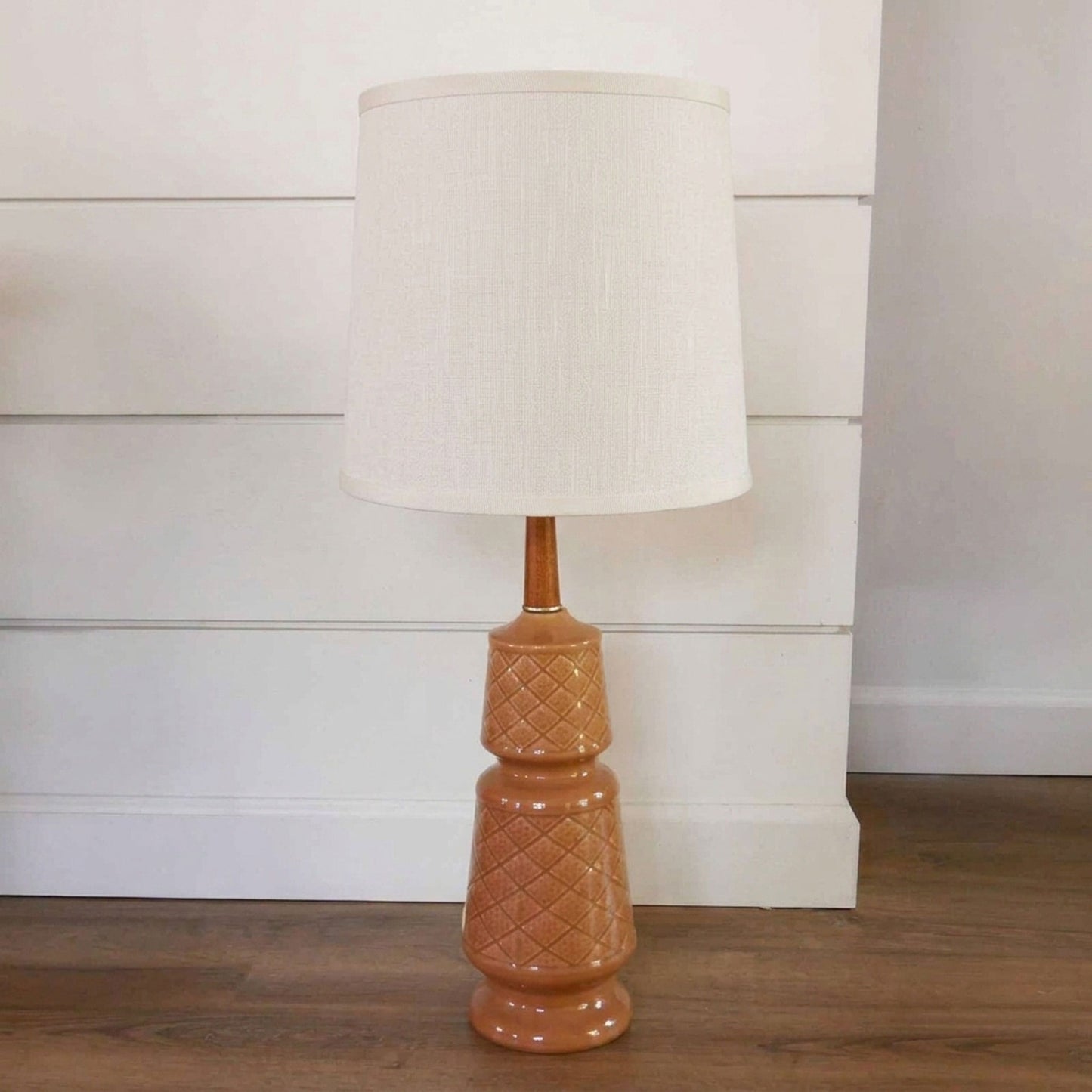 Vintage MCM Tan Checkered Table Lamp, Glazed Table Lamp, VIntage MCM Glazed Table Lamp, Tan Checkered Table Lamp, Vintage Lamp