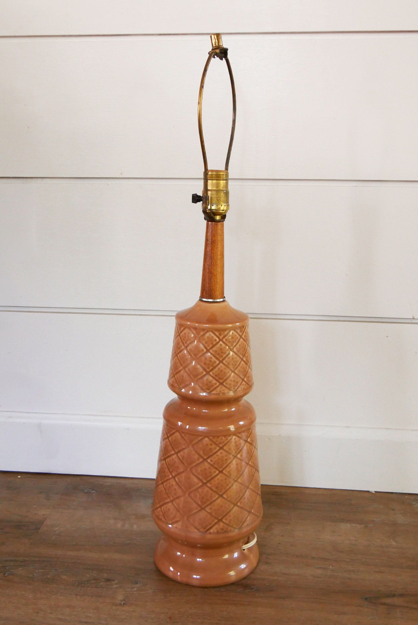 Vintage MCM Tan Checkered Table Lamp, Glazed Table Lamp, VIntage MCM Glazed Table Lamp, Tan Checkered Table Lamp, Vintage Lamp