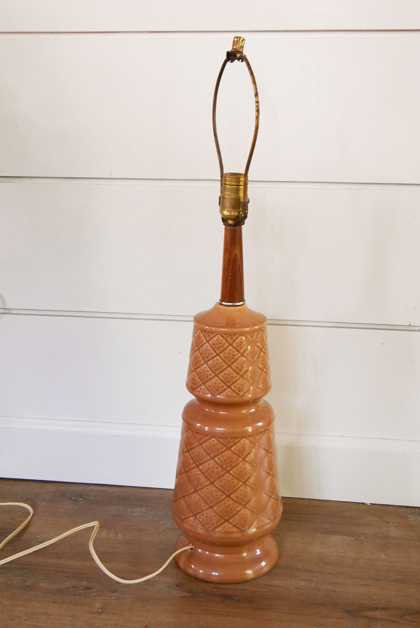 Vintage MCM Tan Checkered Table Lamp, Glazed Table Lamp, VIntage MCM Glazed Table Lamp, Tan Checkered Table Lamp, Vintage Lamp