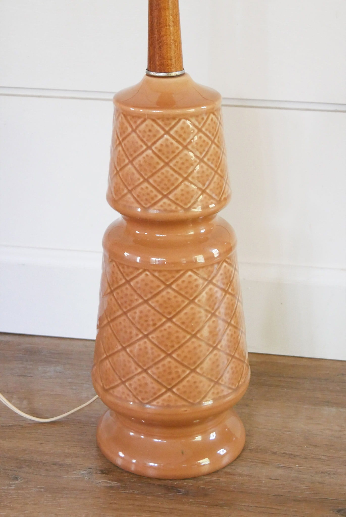 Vintage MCM Tan Checkered Table Lamp, Glazed Table Lamp, VIntage MCM Glazed Table Lamp, Tan Checkered Table Lamp, Vintage Lamp