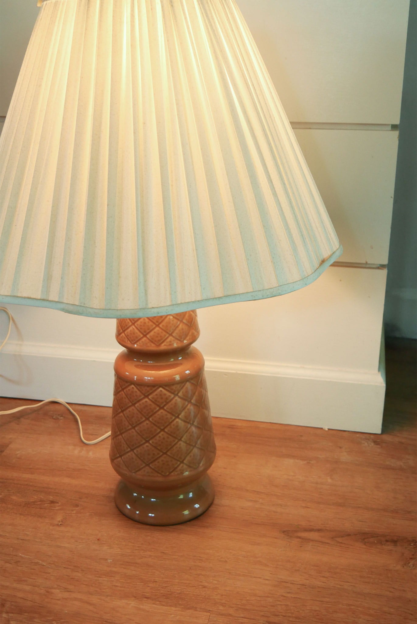 Vintage MCM Tan Checkered Table Lamp, Glazed Table Lamp, VIntage MCM Glazed Table Lamp, Tan Checkered Table Lamp, Vintage Lamp
