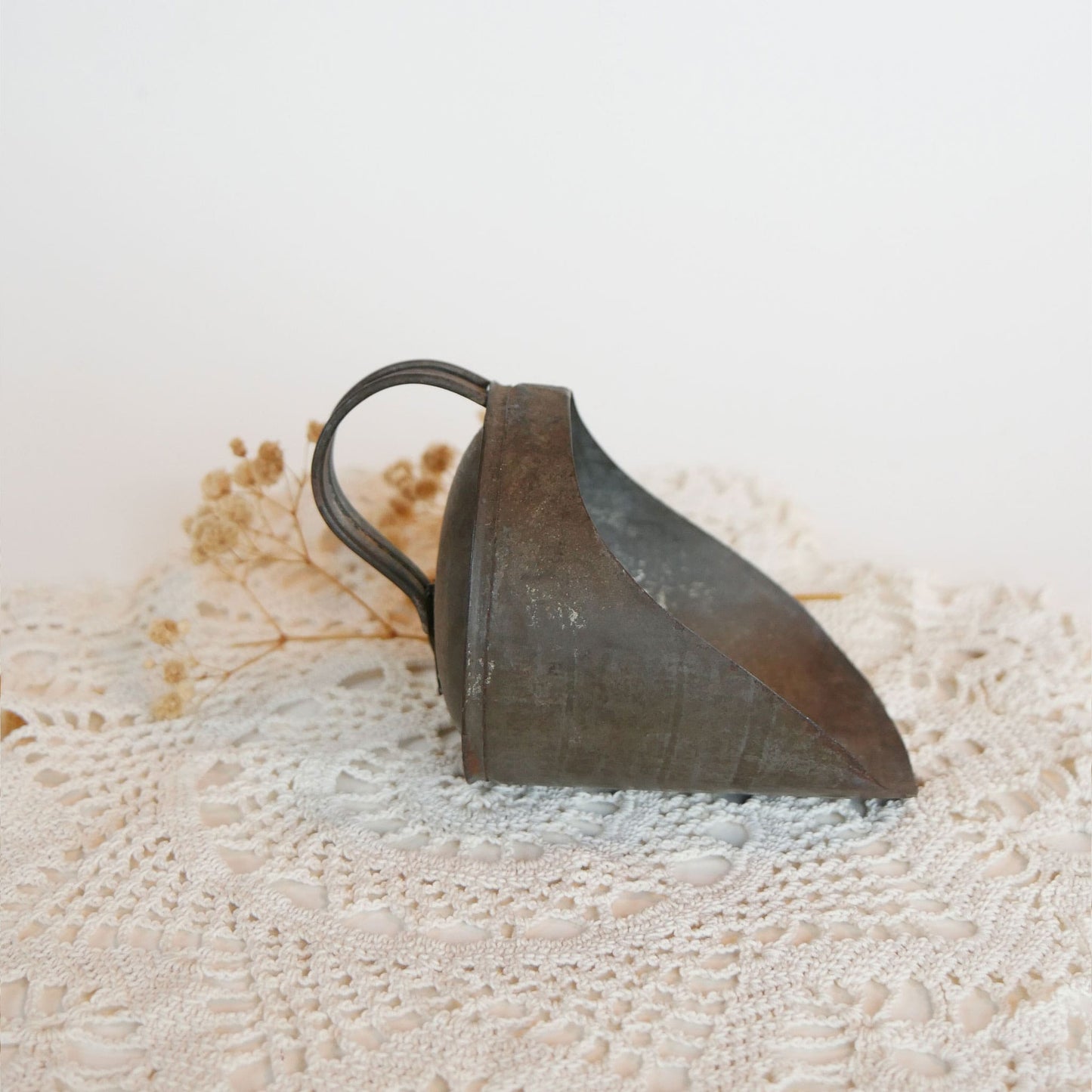 Vintage Metal Scoop Vintage Farmhouse Kitchen Decor Vintage Primitive Kitchen Decor Vintage Scoop 