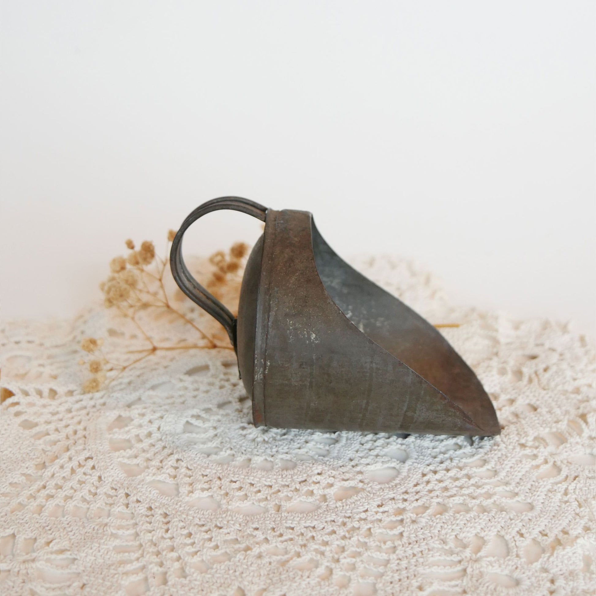 Vintage Metal Scoop Vintage Farmhouse Kitchen Decor Vintage Primitive Kitchen Decor Vintage Scoop 
