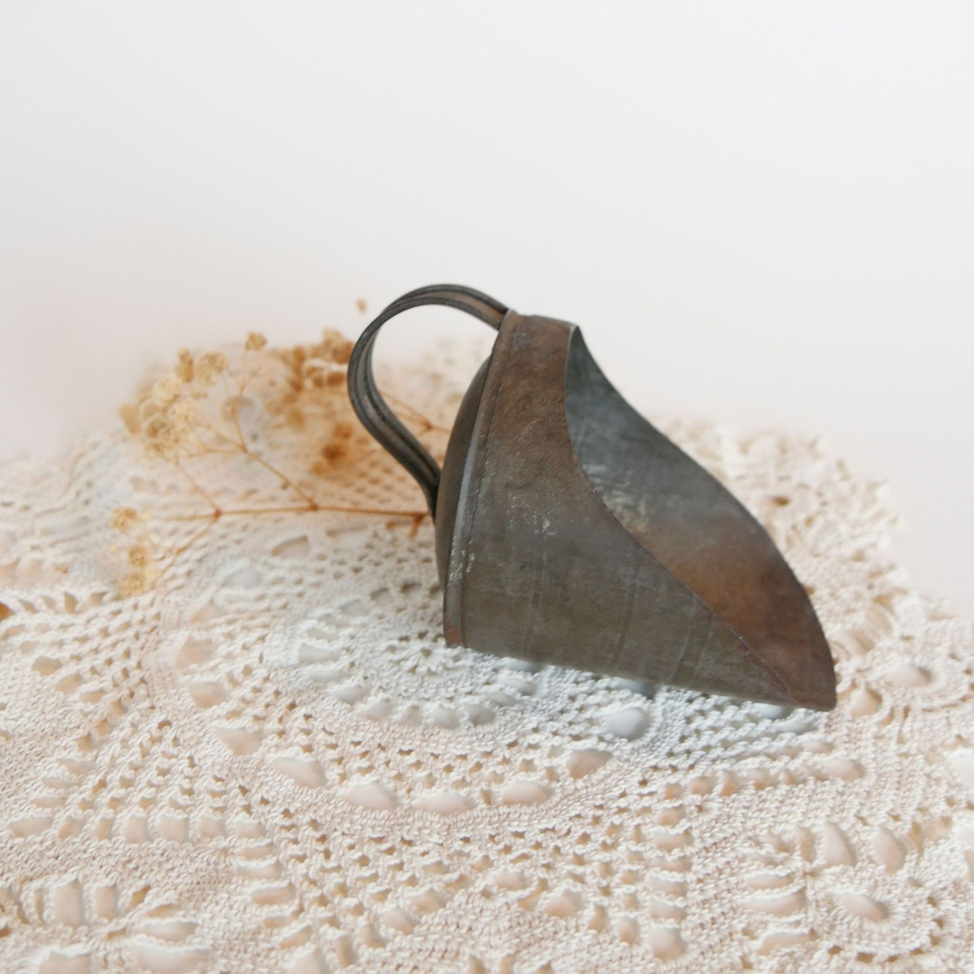 Vintage Metal Scoop Vintage Farmhouse Kitchen Decor Vintage Primitive Kitchen Decor Vintage Scoop 