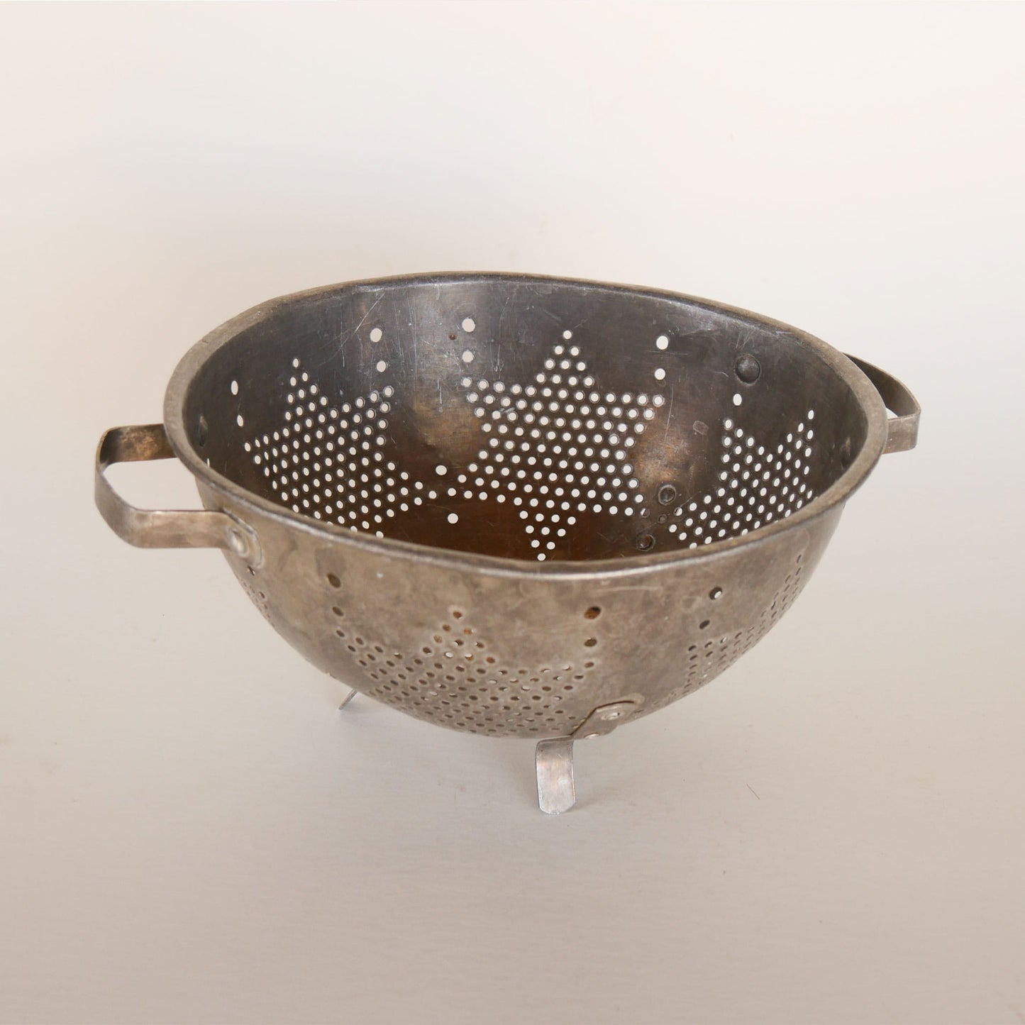 Vintage Metal Star Shaped Colander, Vintage Metal Colander, Vintage Kitchen Decor, Vintage Farmhouse Kitchen, Farmhose Kitchen Utensils, Vintage Kitchen Wall Decor, Vintage Colander