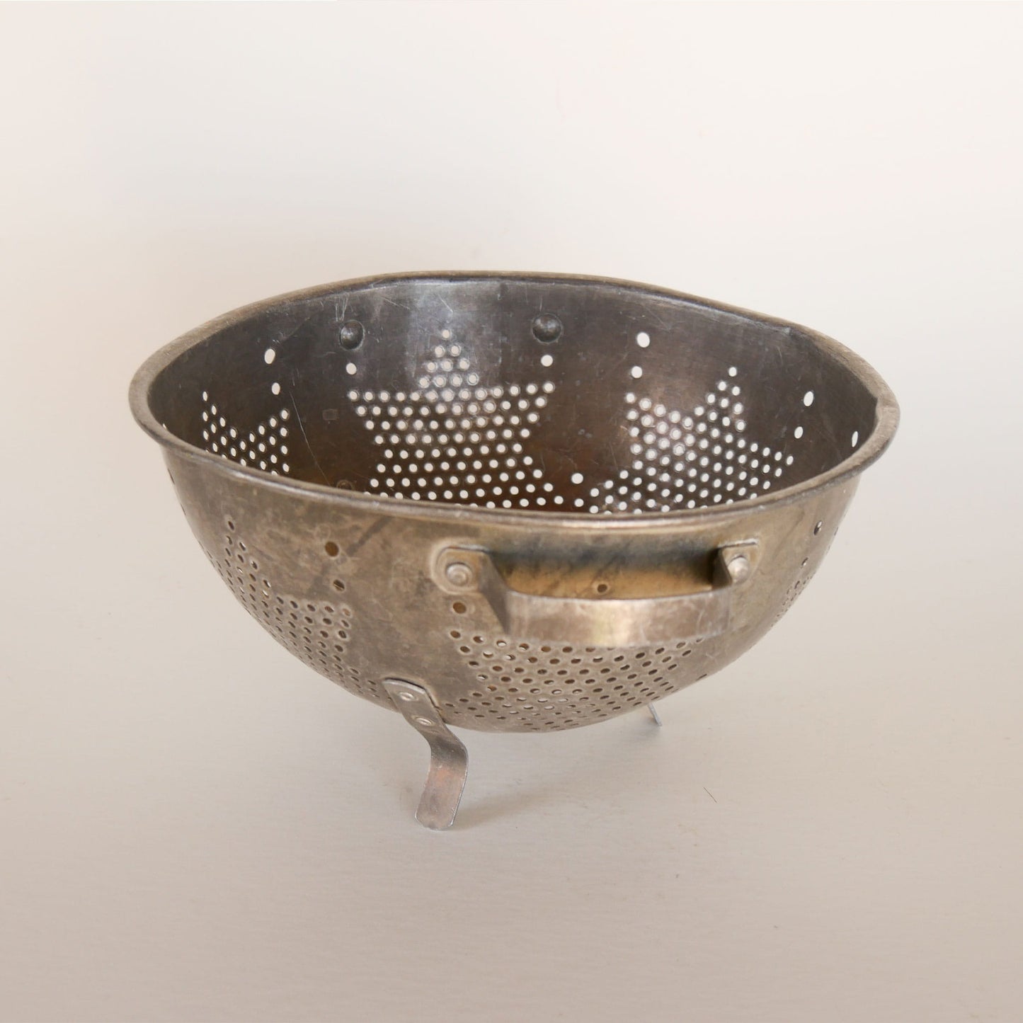 Vintage Metal Star Shaped Colander, Vintage Metal Colander, Vintage Kitchen Decor, Vintage Farmhouse Kitchen, Farmhose Kitchen Utensils, Vintage Kitchen Wall Decor, Vintage Colander