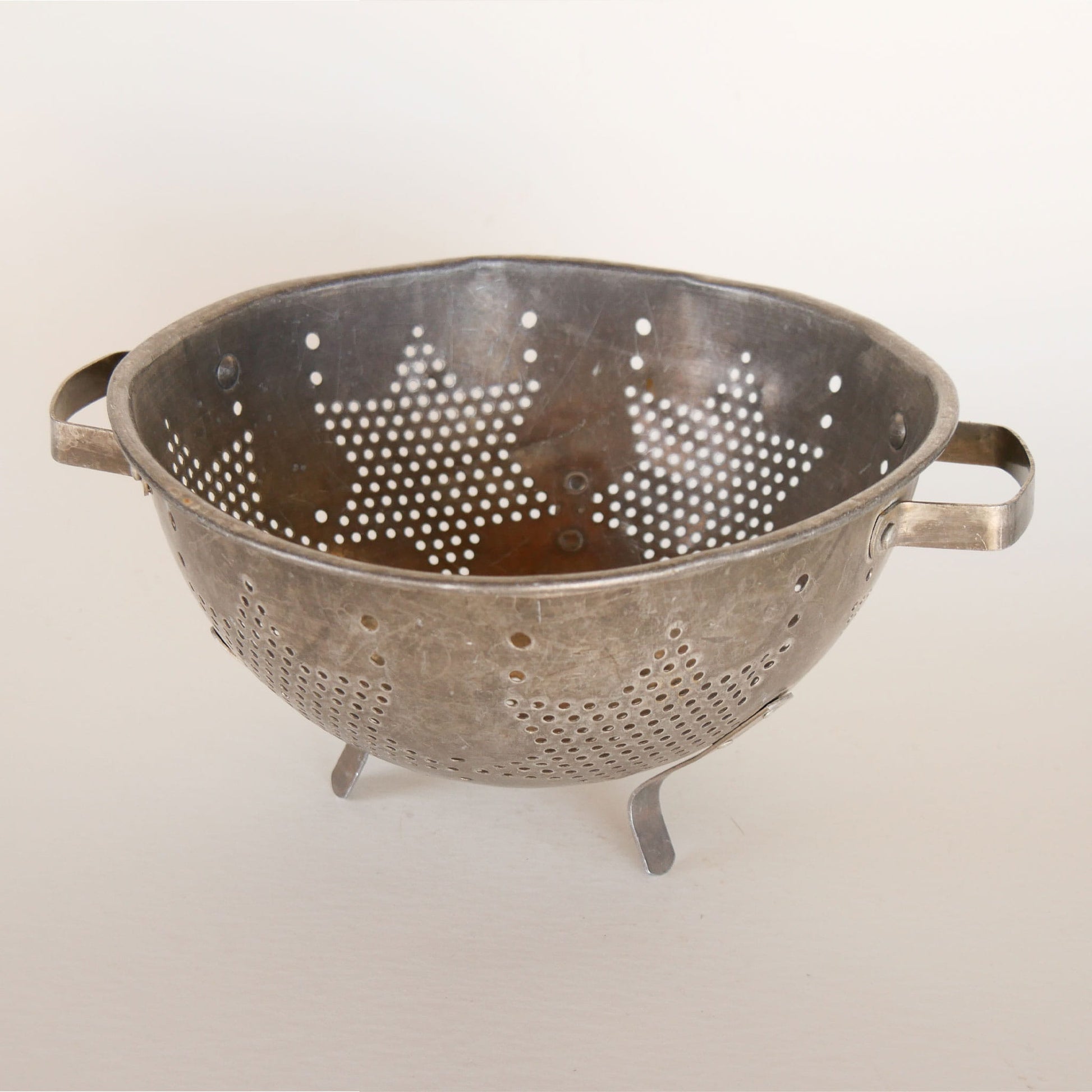 Vintage Metal Star Shaped Colander, Vintage Metal Colander, Vintage Kitchen Decor, Vintage Farmhouse Kitchen, Farmhose Kitchen Utensils, Vintage Kitchen Wall Decor, Vintage Colander