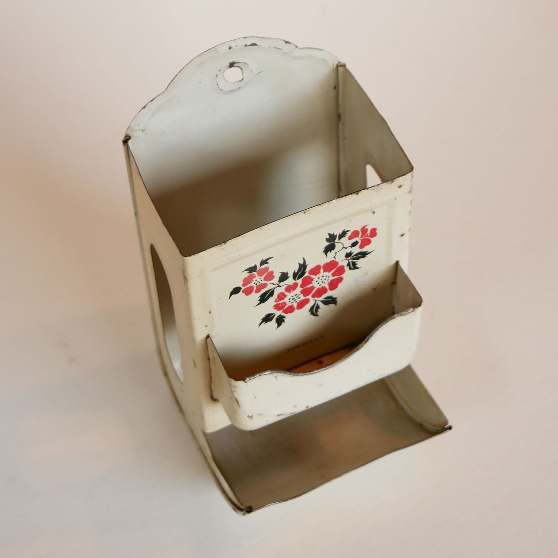 Vintage Hall Red Poppy Metal Wall-Mounted Match Holder, Vintage Matchbox holder