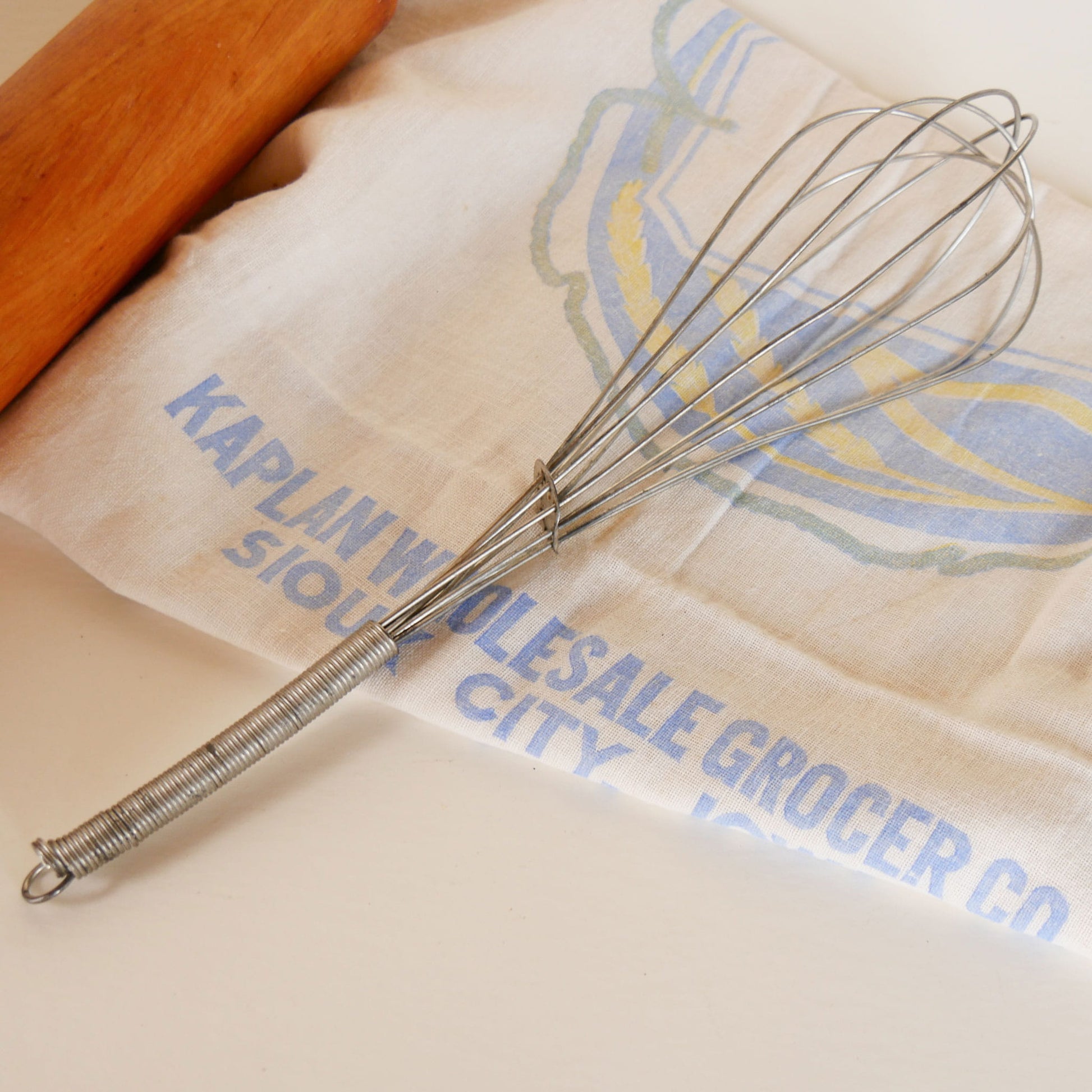 Vintage Metal Whisk, Vintage Farmhouse Whisk, Vintage Kitchen Decor, Vintage Farmhouse Kitchen, Farmhose Kitchen Utensils, Vintage Kitchen Wall Decor, Vintage Whisk