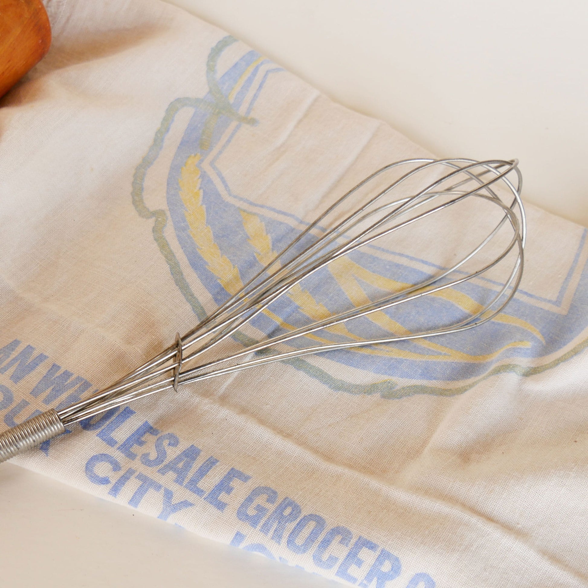 Vintage Metal Whisk, Vintage Farmhouse Whisk, Vintage Kitchen Decor, Vintage Farmhouse Kitchen, Farmhose Kitchen Utensils, Vintage Kitchen Wall Decor, Vintage Whisk