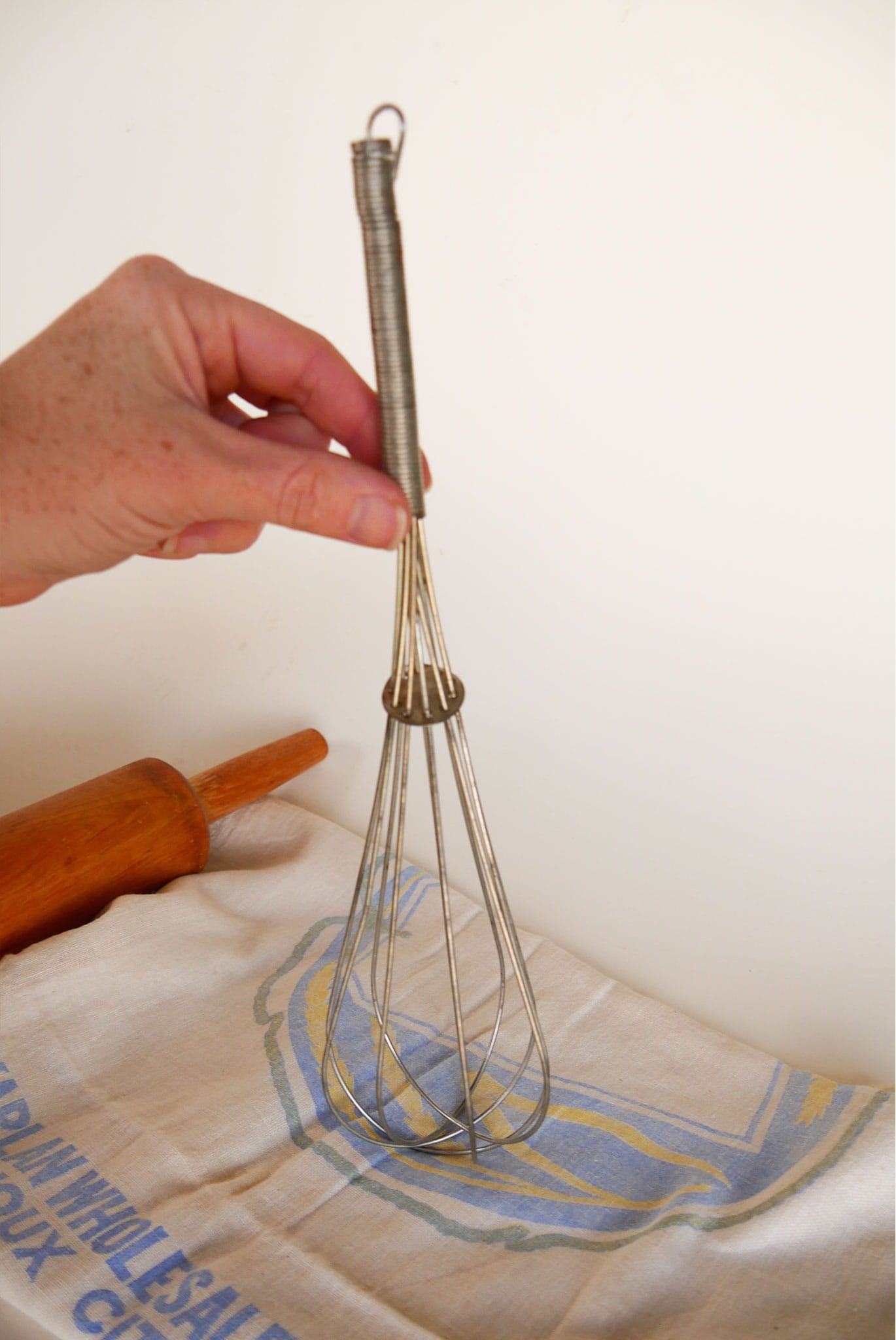 Vintage Metal Whisk, Vintage Farmhouse Whisk, Vintage Kitchen Decor, Vintage Farmhouse Kitchen, Farmhose Kitchen Utensils, Vintage Kitchen Wall Decor, Vintage Whisk