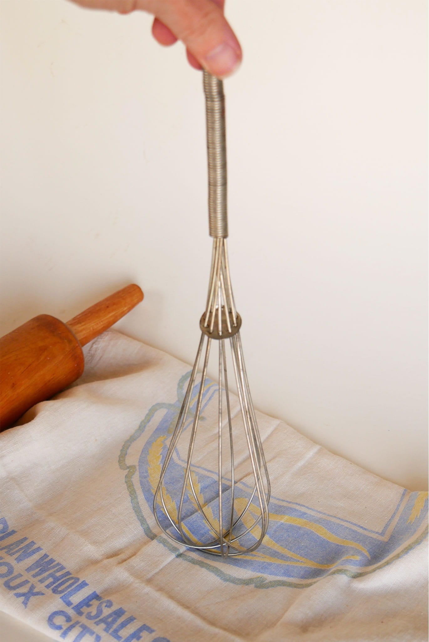 Vintage Metal Whisk, Vintage Farmhouse Whisk, Vintage Kitchen Decor, Vintage Farmhouse Kitchen, Farmhose Kitchen Utensils, Vintage Kitchen Wall Decor, Vintage Whisk