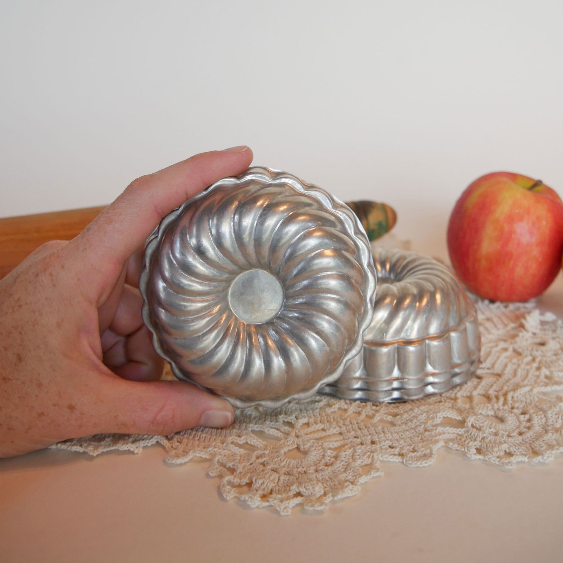 Vintage Aluminum Mini Bundt Pans, Vintage Aluminum Jello Molds Coutnry Farmhouse Kitchen Decor Bundt Pan Decor Vintage Farmhouse Kitchen Decor