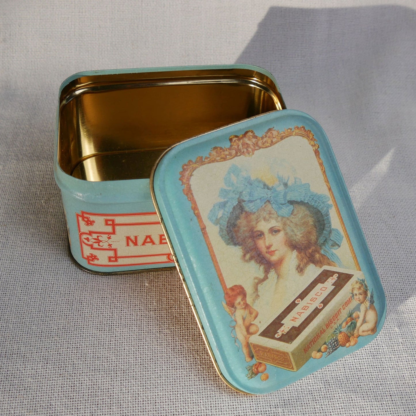 Vintage-Nabisco-Tin-with-Lid-Vintage-Home-Decor 3