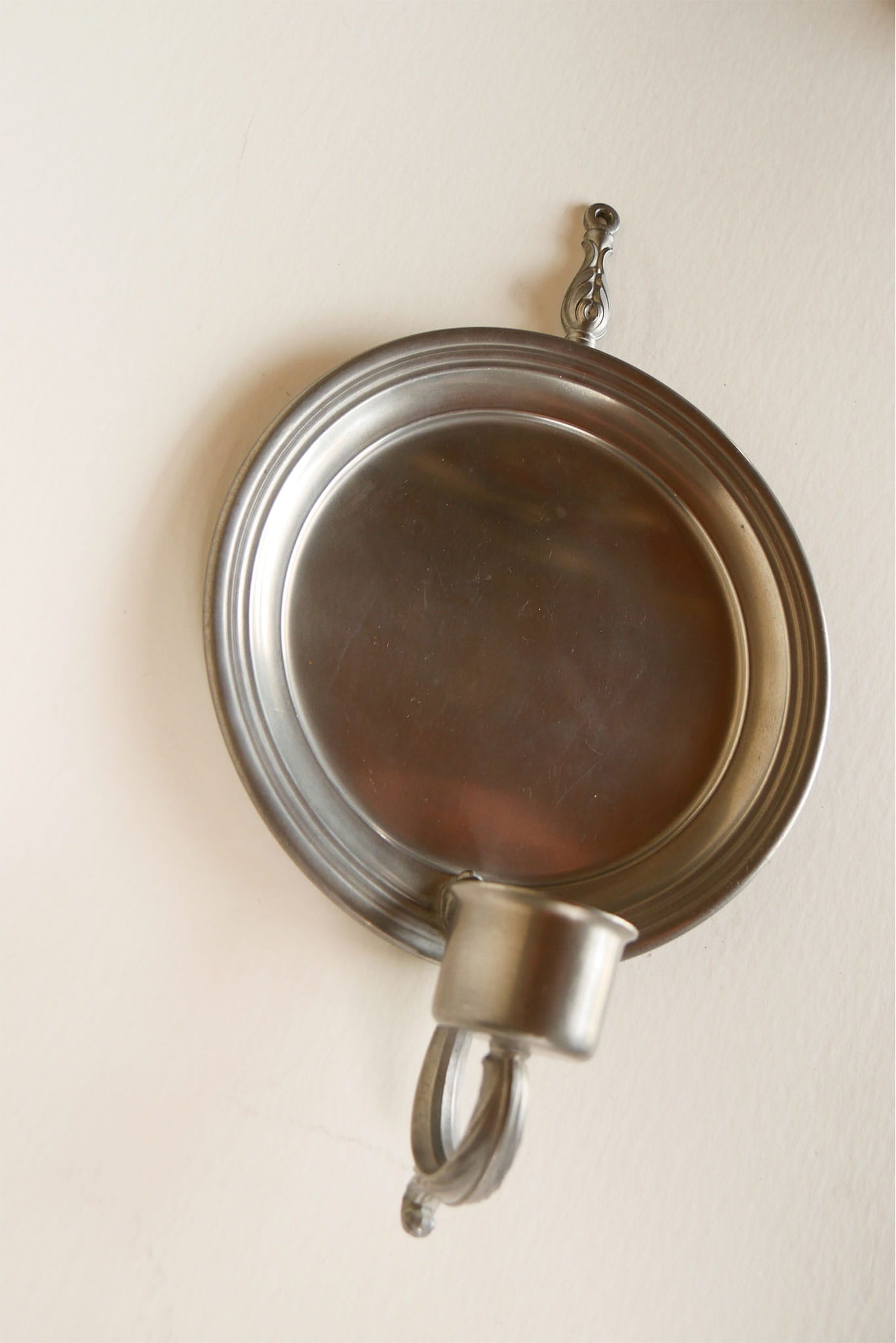 Vintage Pewter Wall Sconce Candle Holder with Backplate, Colonial Sconce, Farmhouse Sconce, Early American Sconce, Vintage Pewter Sconce