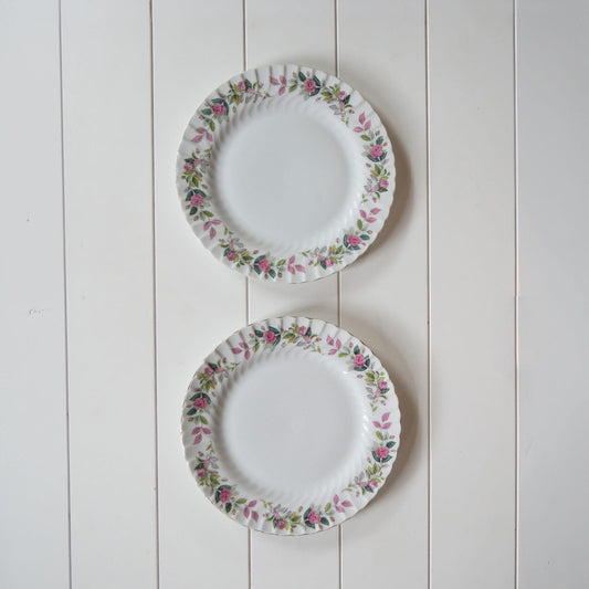 Vintage Pink Rose Pattern Plate, Floral Plate Wall, Cottacore Rose Plate Wall, Vintage Plate Wall, Vintage Floral Plate Wall, Vintage Rose Pattern Plate Wall