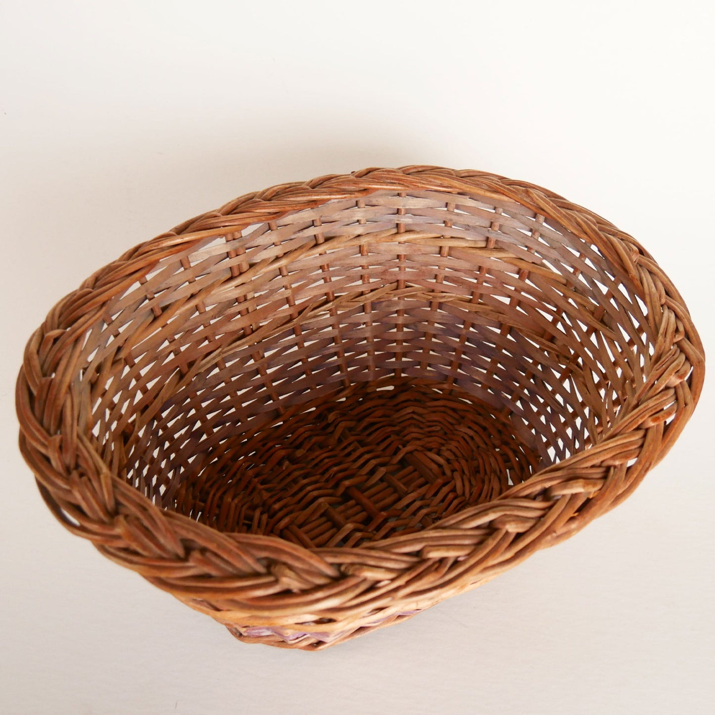 Vintage Braided Oval Wicker Basket, Farmhouse Wicker Basket, Vintage Wicker Oval Basket, Vintage Striped Oval Basket, Cottagecore Basket, Cottage Basket