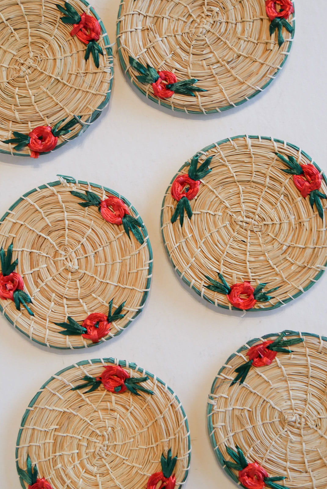 Vintage Raffia Floral Coasters, Vintage Tropical Decor, Vintage Wicker Coasters, Tropical Wicker Coasters