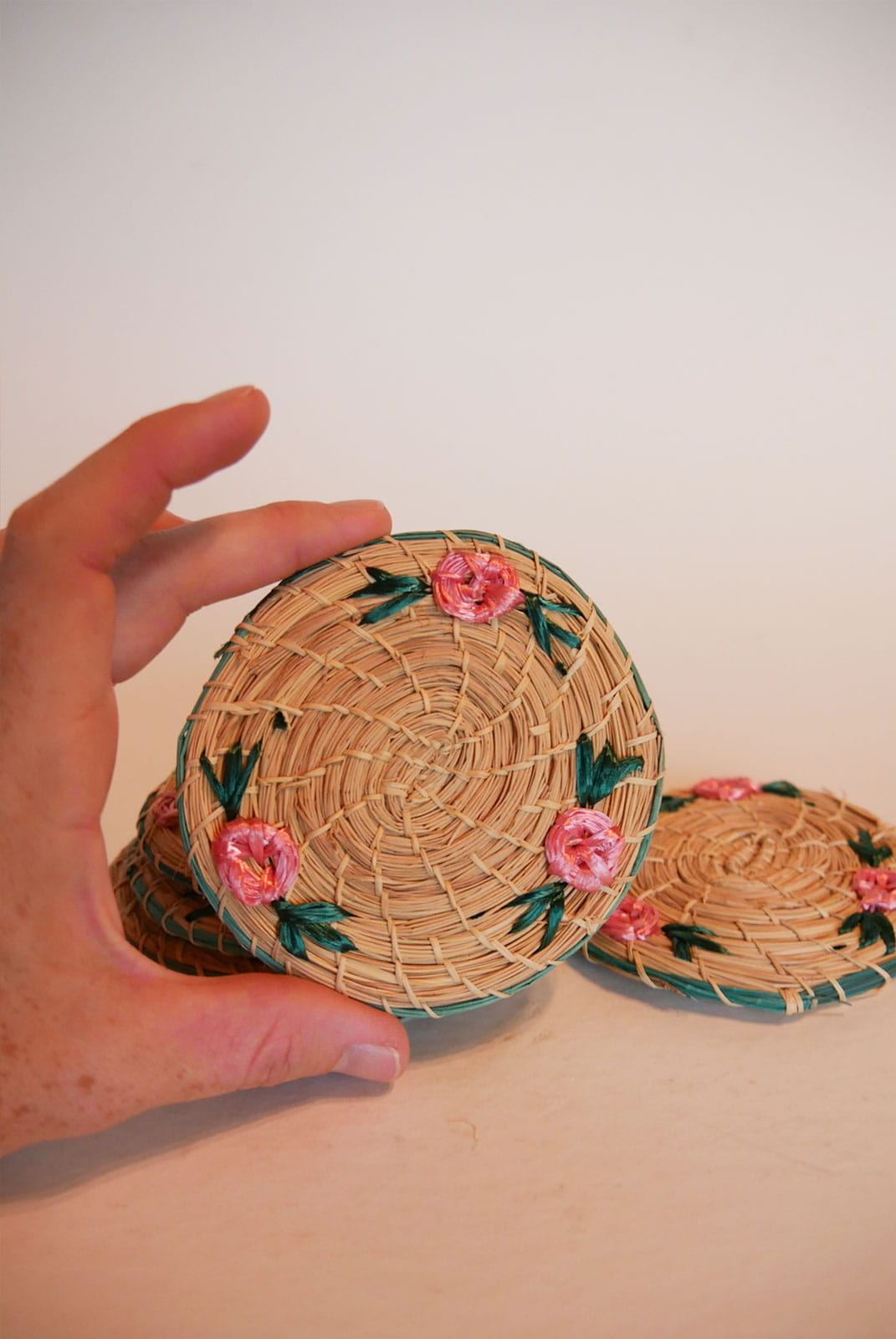 Vintage Raffia Floral Coasters, Vintage Tropical Decor, Vintage Wicker Coasters, Tropical Wicker Coasters