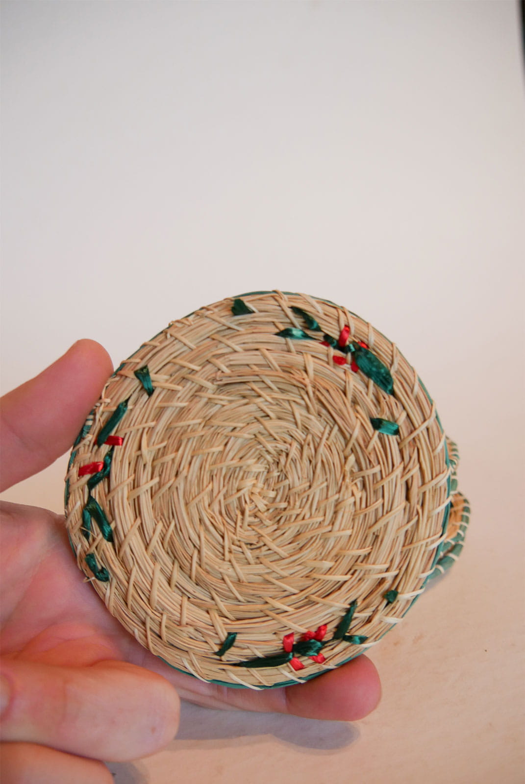 Vintage Raffia Floral Coasters, Vintage Tropical Decor, Vintage Wicker Coasters, Tropical Wicker Coasters