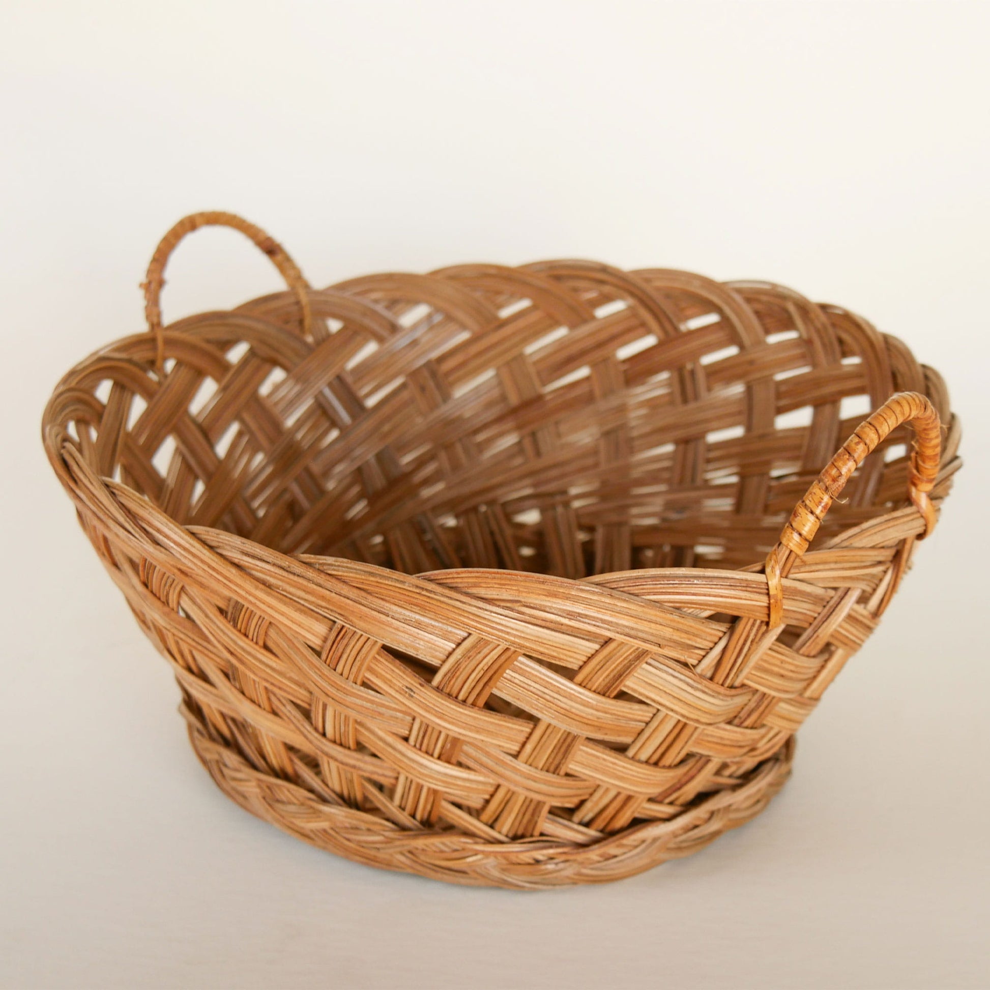 Vintage Round Rattan WIcker Basket with Handles, VIntage Farmhouse Basket Storage, Vintage Cottagecore Basket Decor, Vintage Cottage Basket Decor, Vintage Rattan Basket with Handles